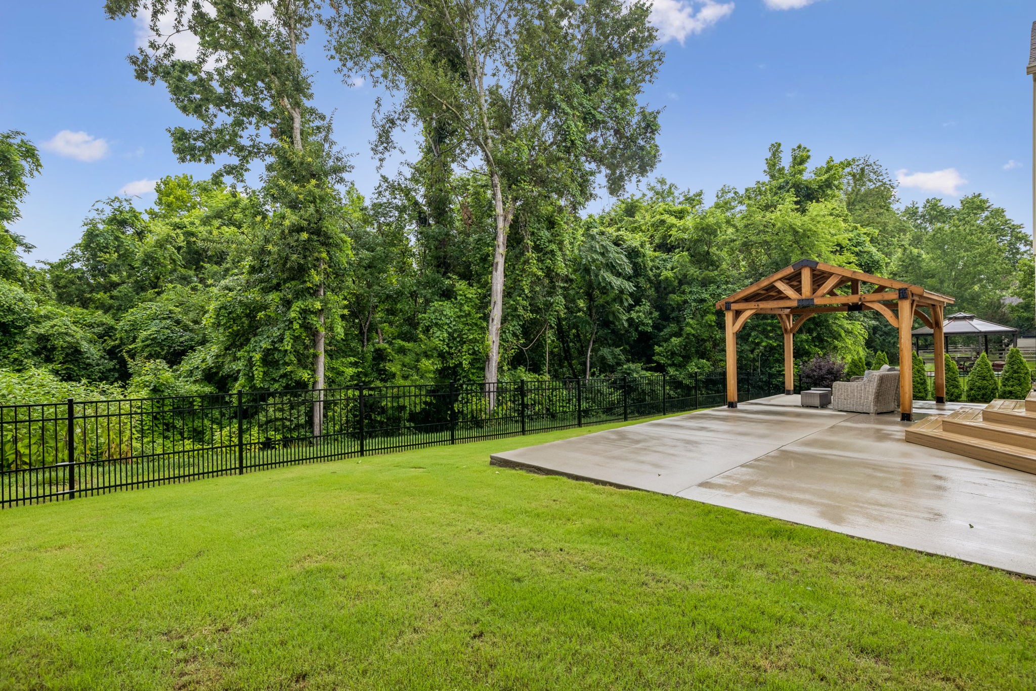 623 Rutherford Ln