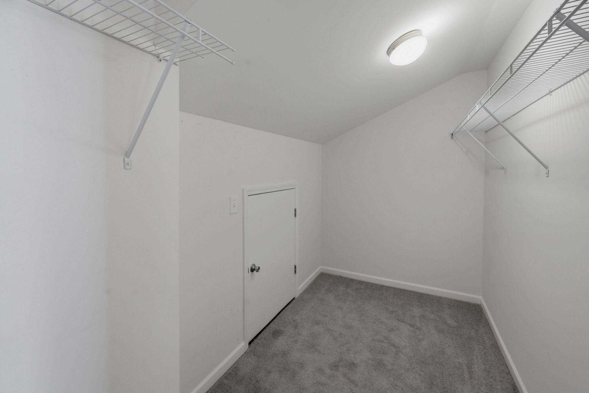 702 Vineland Ct