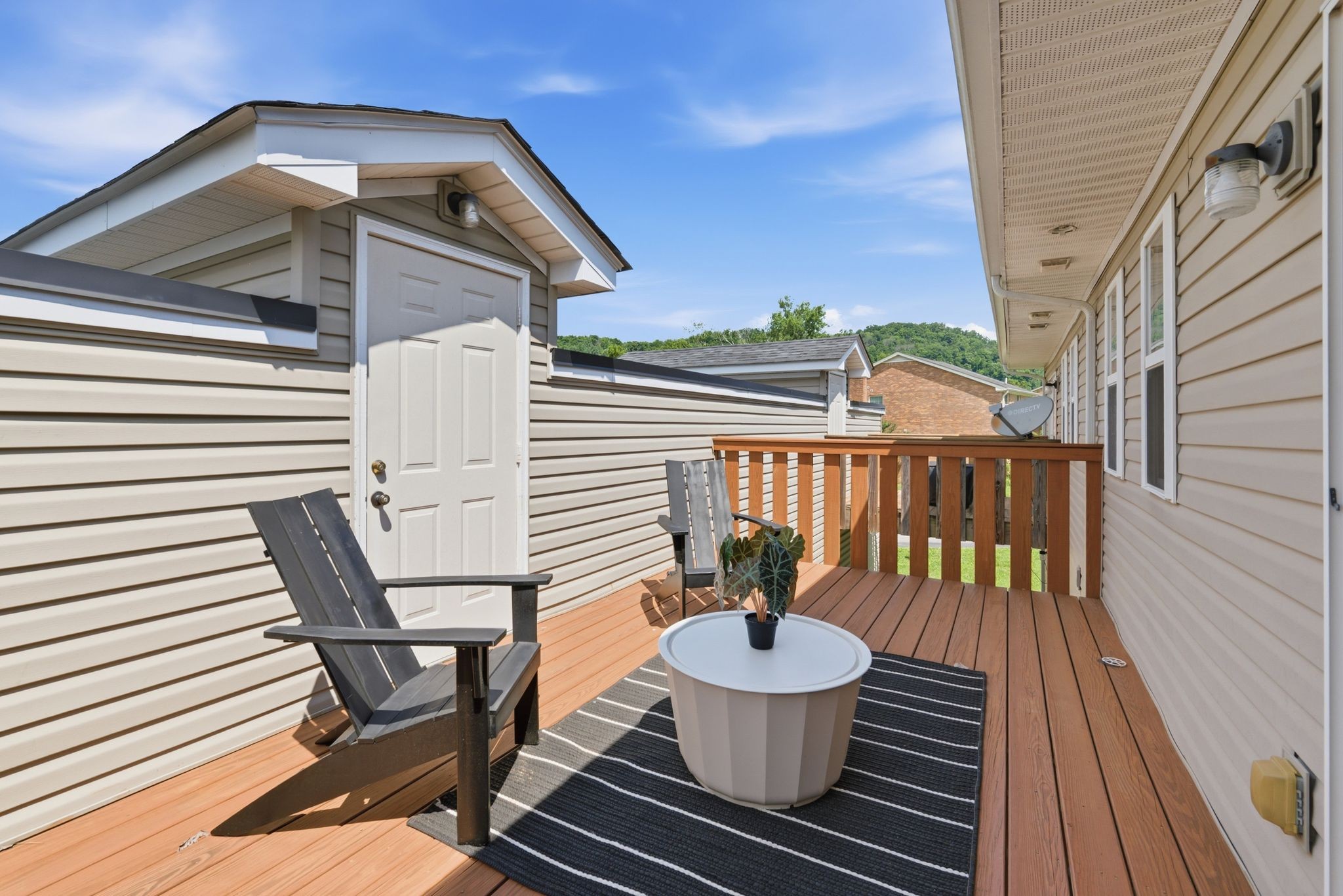 702 Vineland Ct