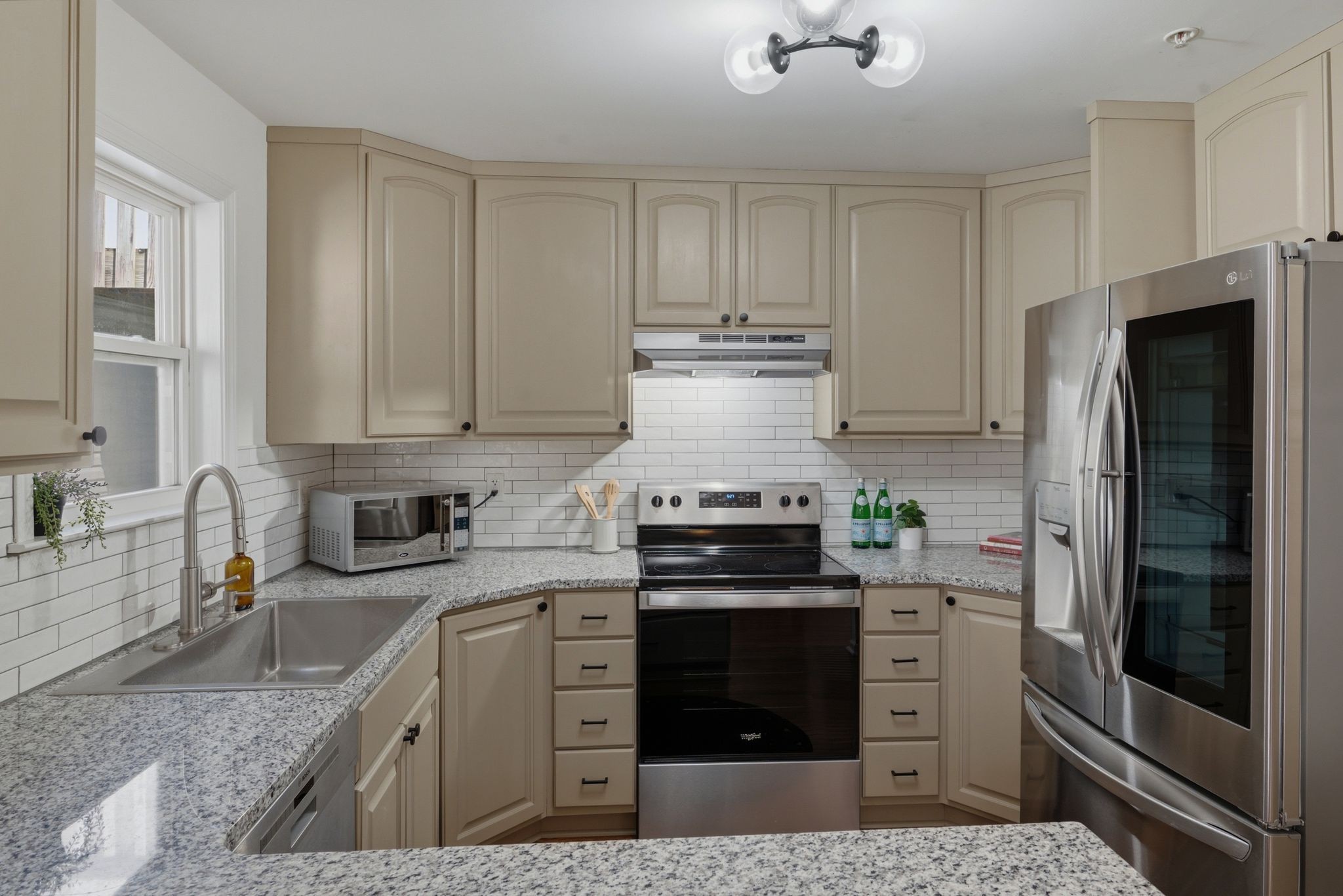 702 Vineland Ct