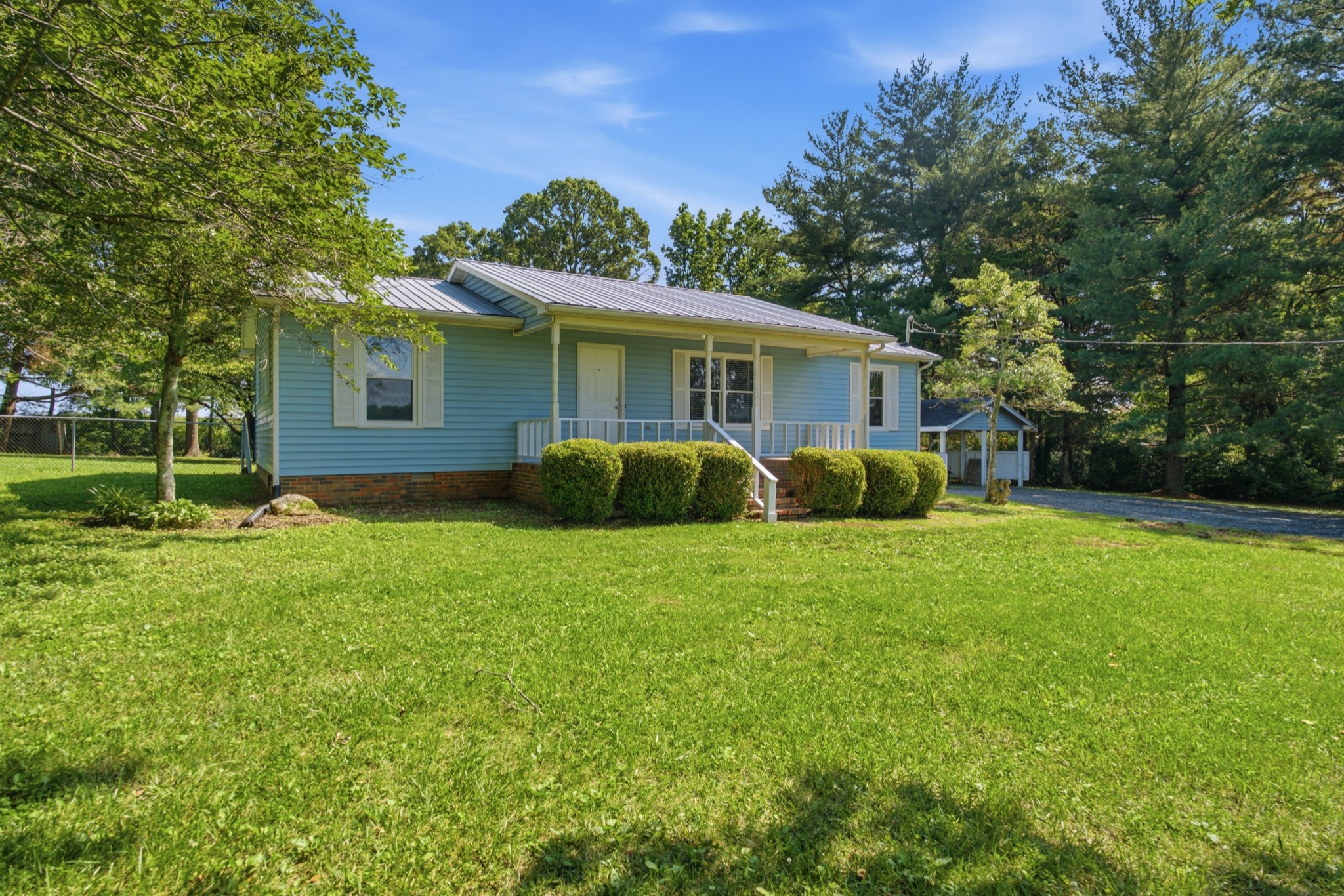 609 Hawkersmith Rd