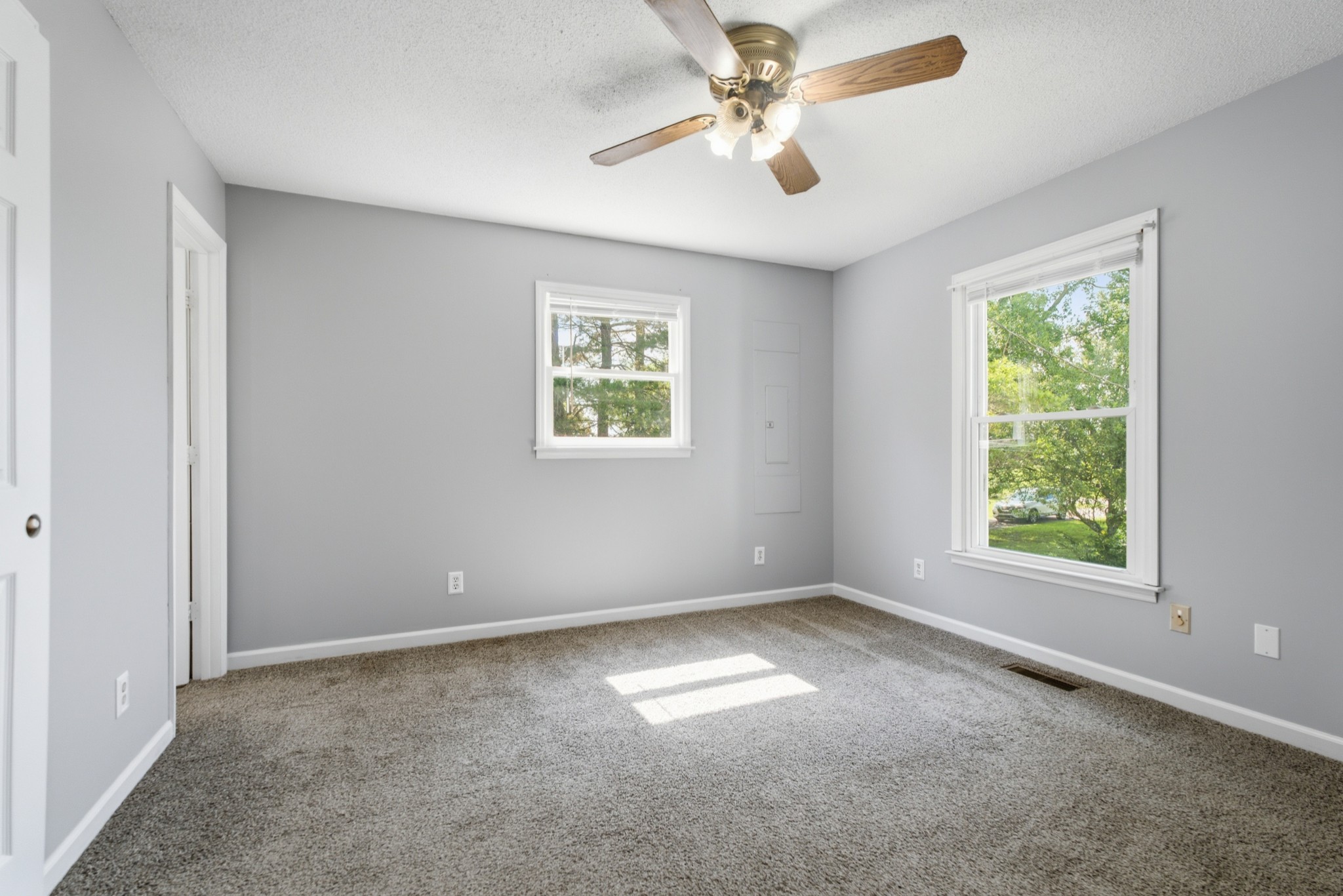 609 Hawkersmith Rd