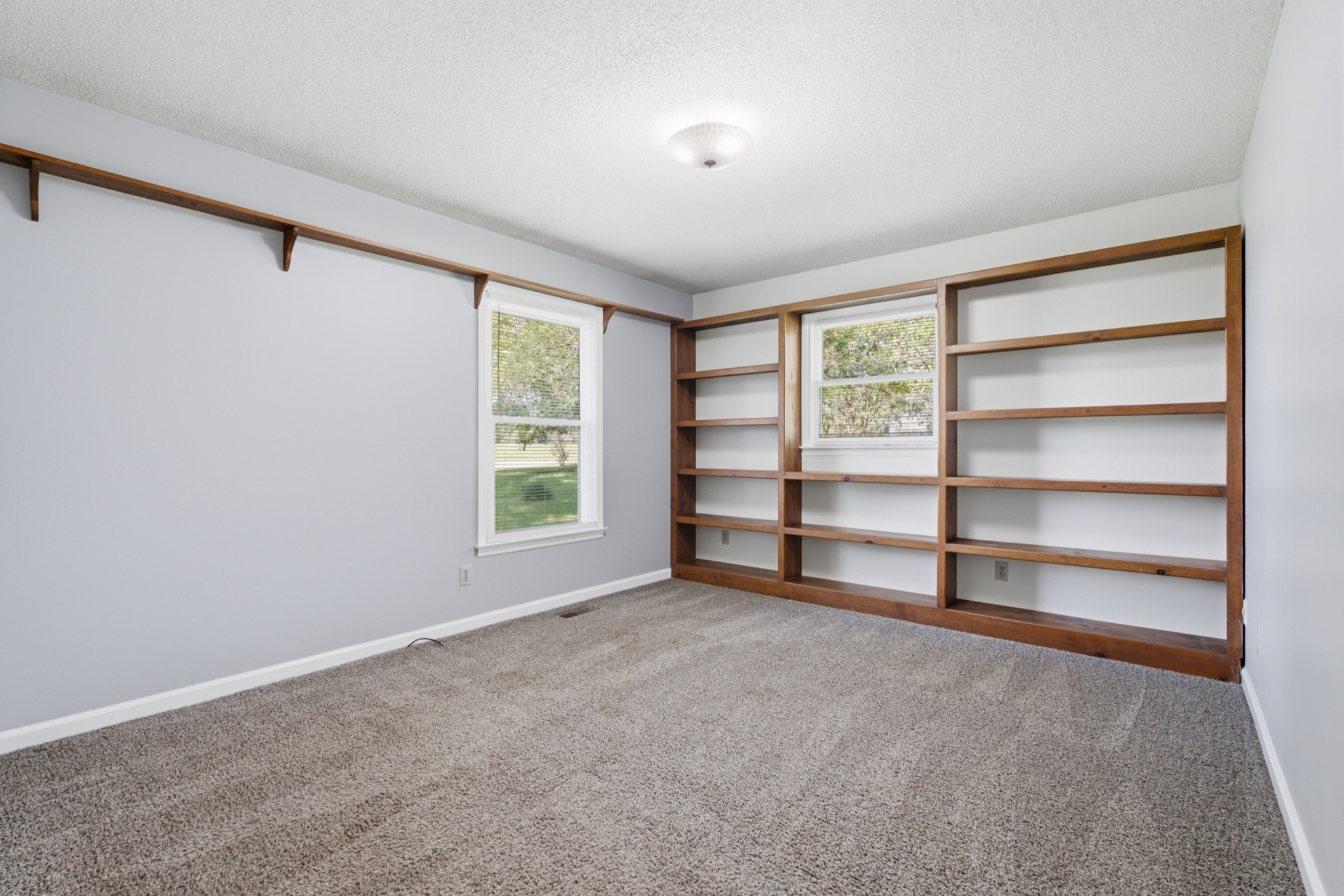 609 Hawkersmith Rd