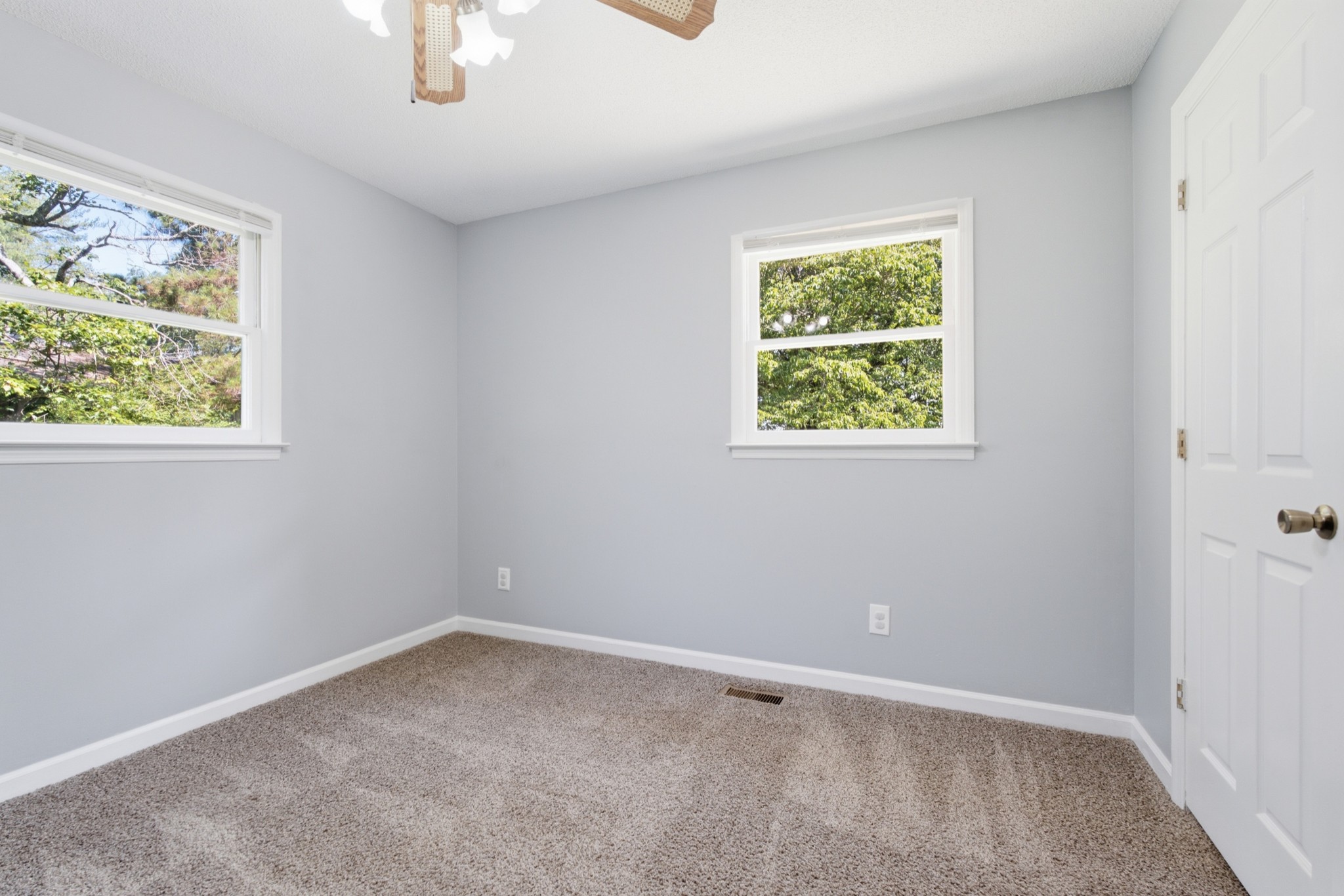609 Hawkersmith Rd