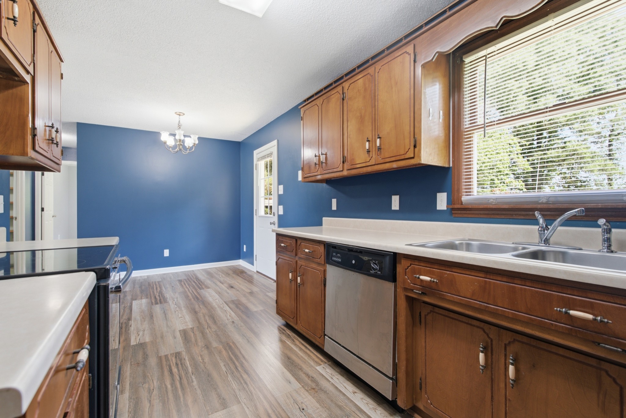 609 Hawkersmith Rd