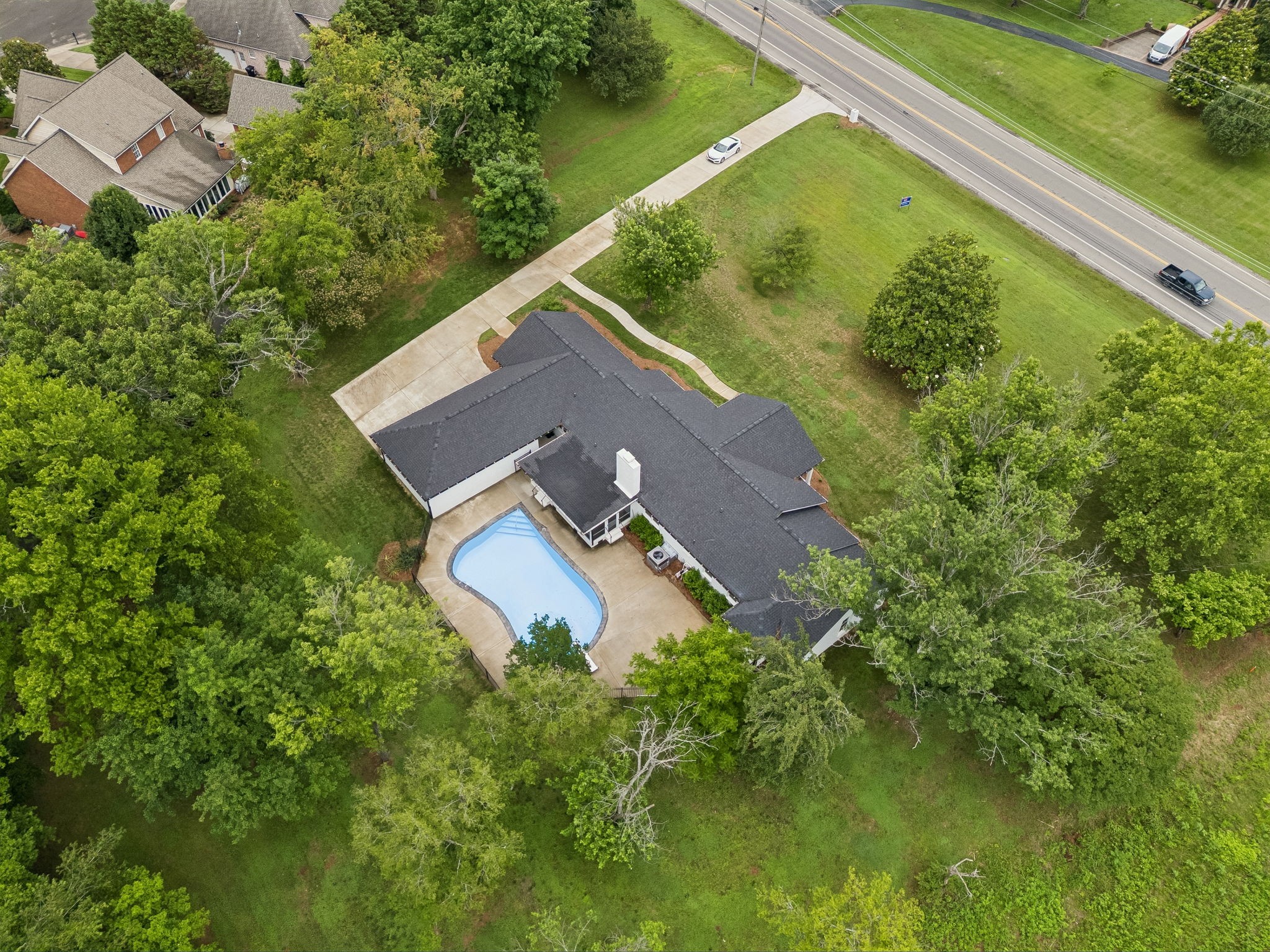 2965 N Thompson Ln