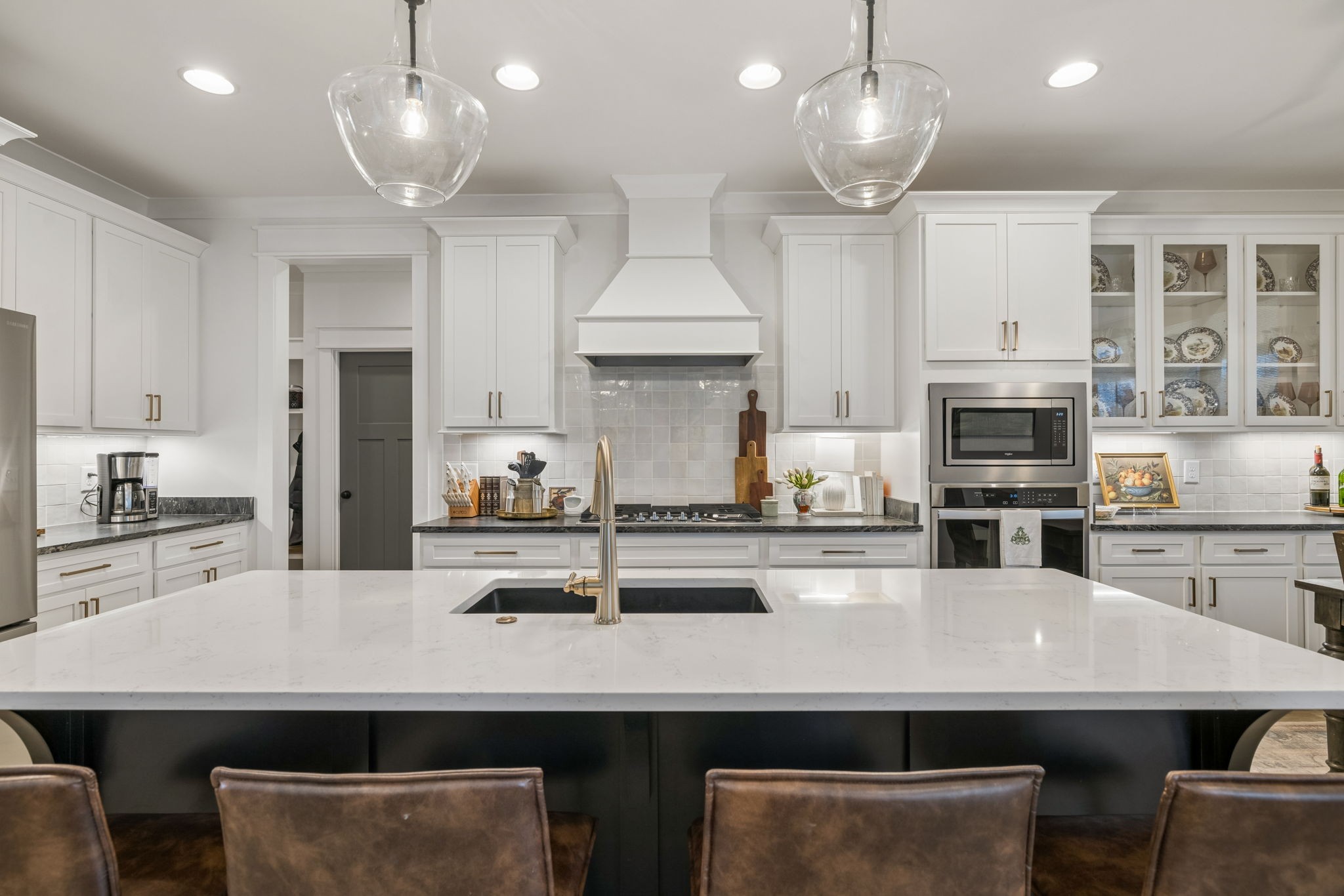 1827 Rhonda Dr