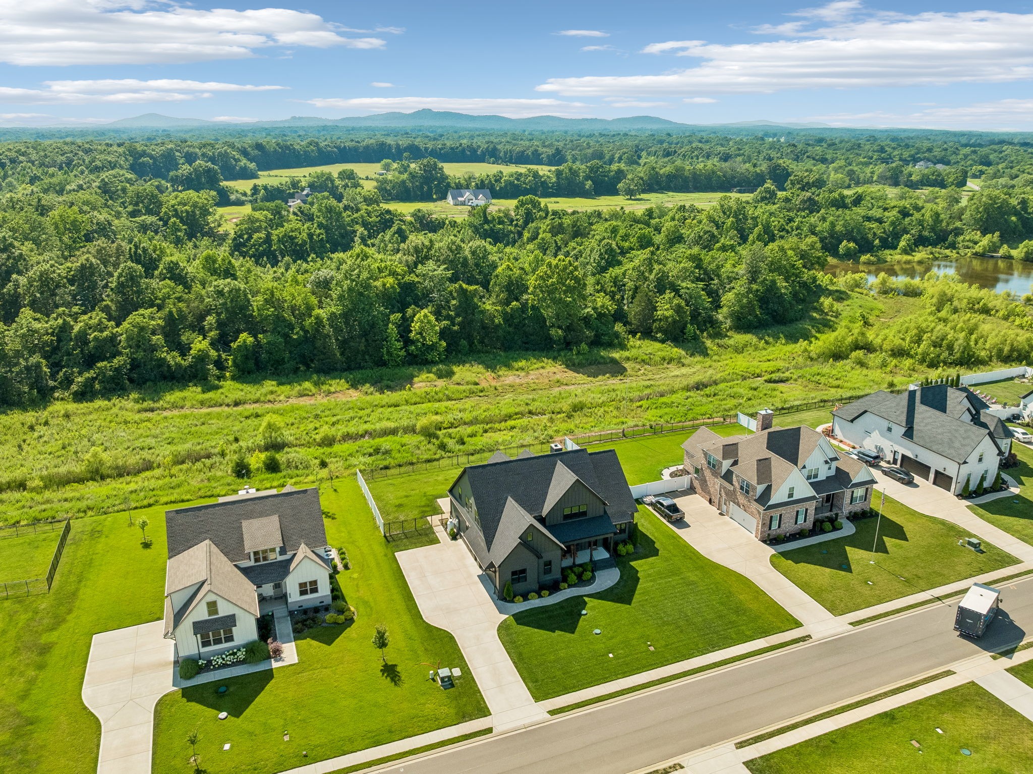 1827 Rhonda Dr