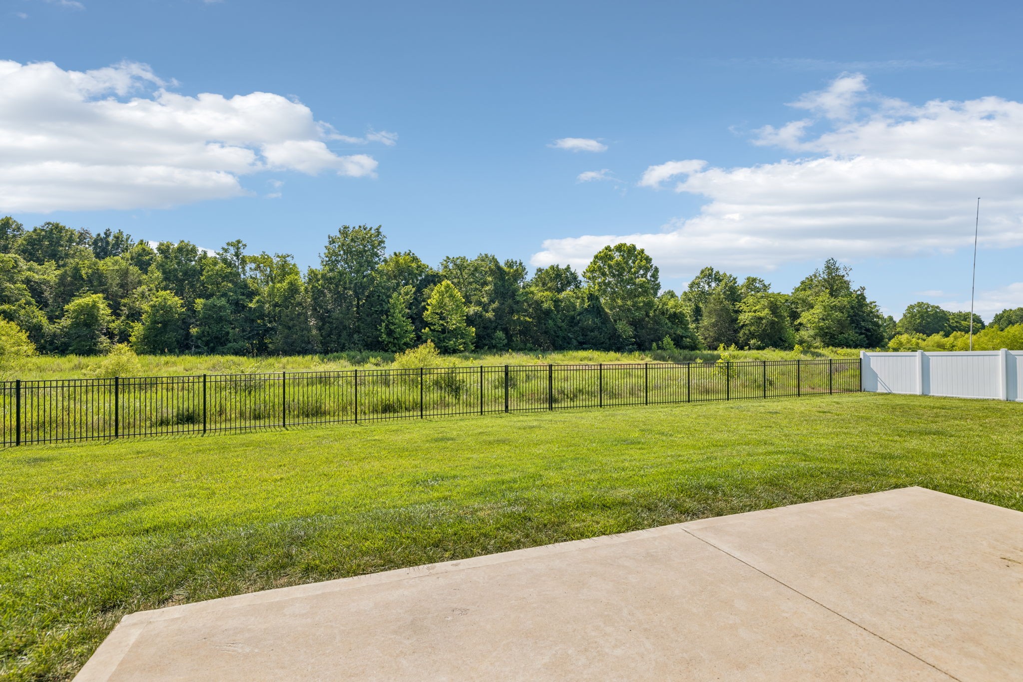 1827 Rhonda Dr