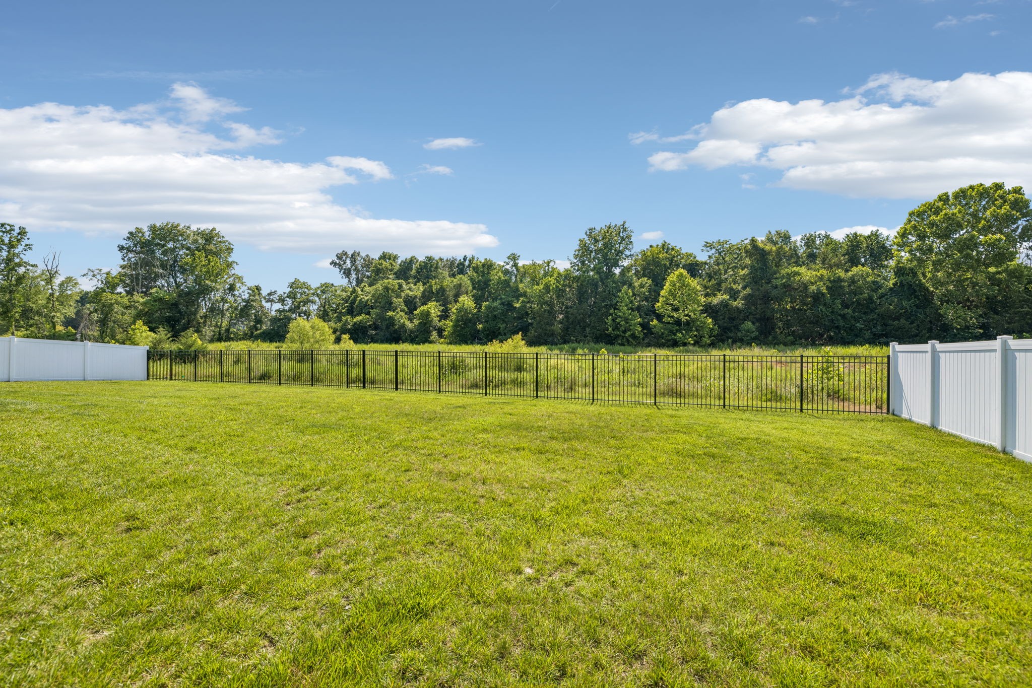 1827 Rhonda Dr