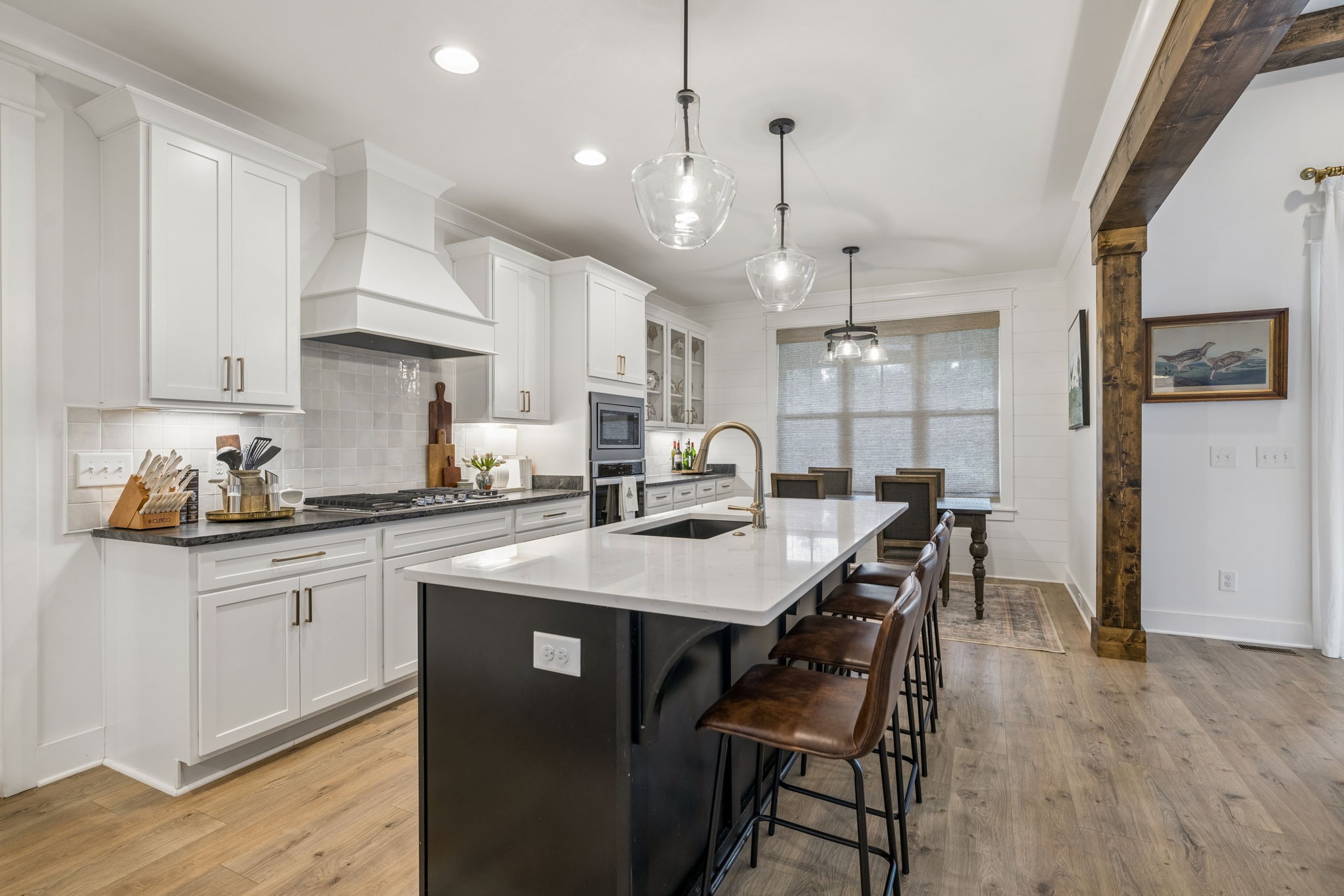 1827 Rhonda Dr