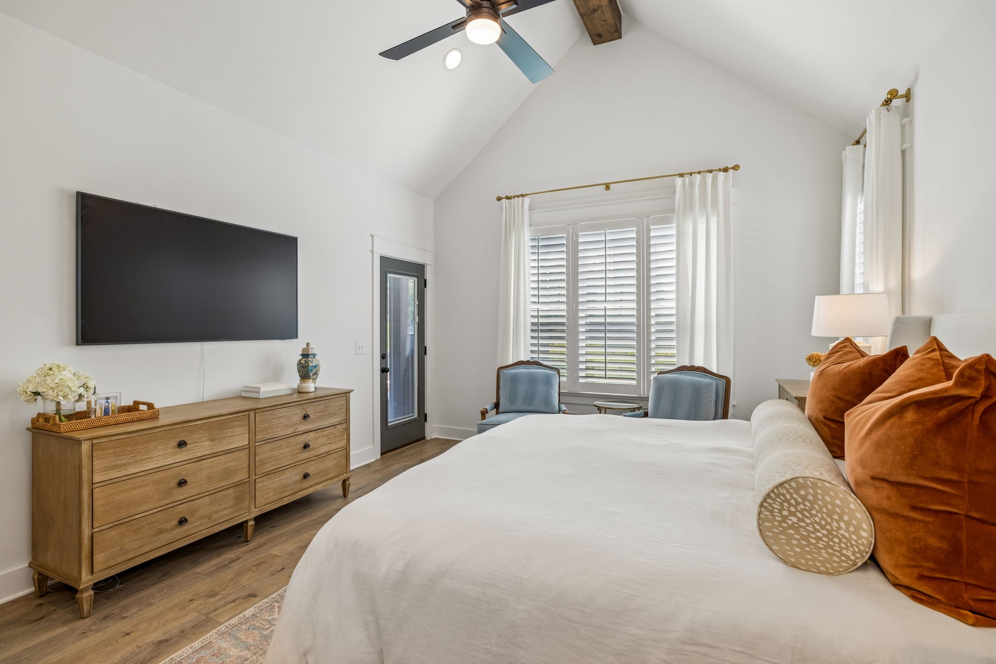 1827 Rhonda Dr