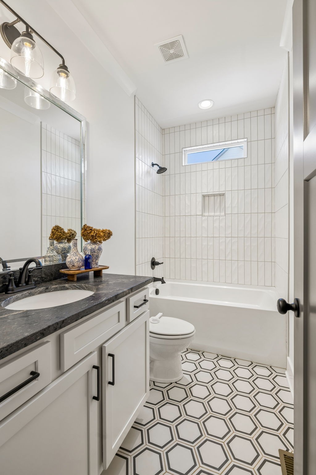 1827 Rhonda Dr
