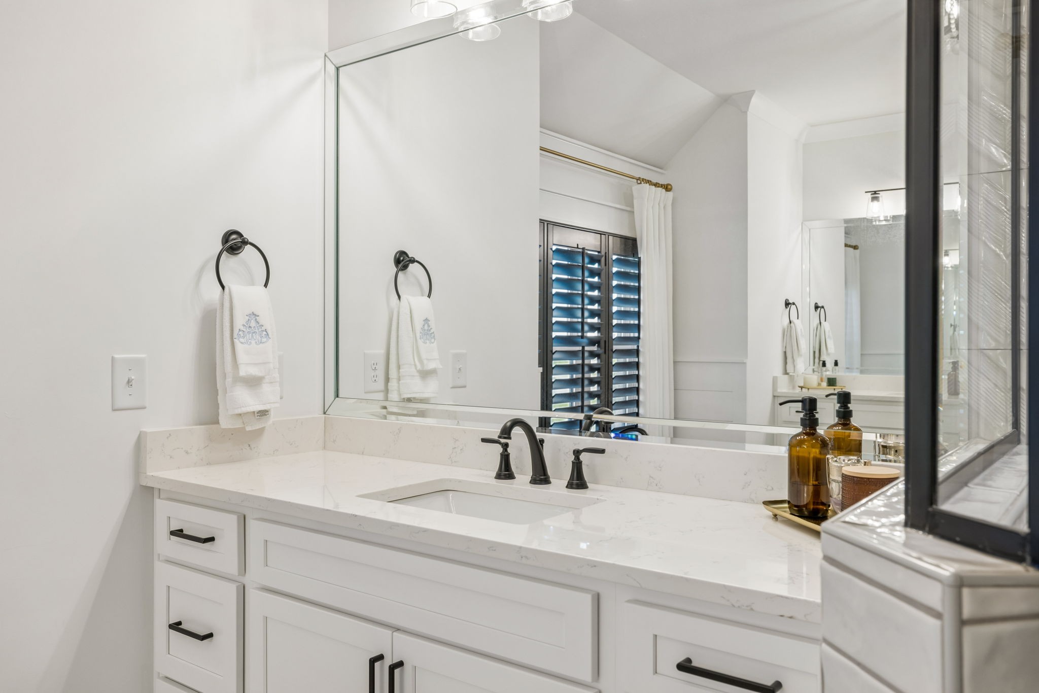 1827 Rhonda Dr