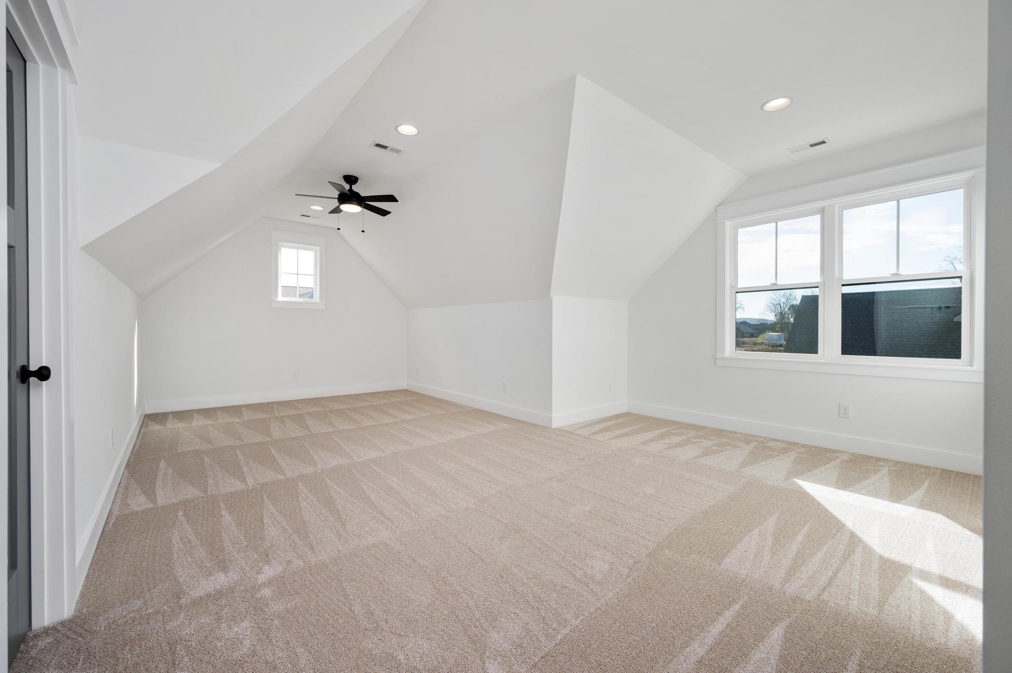 1827 Rhonda Dr