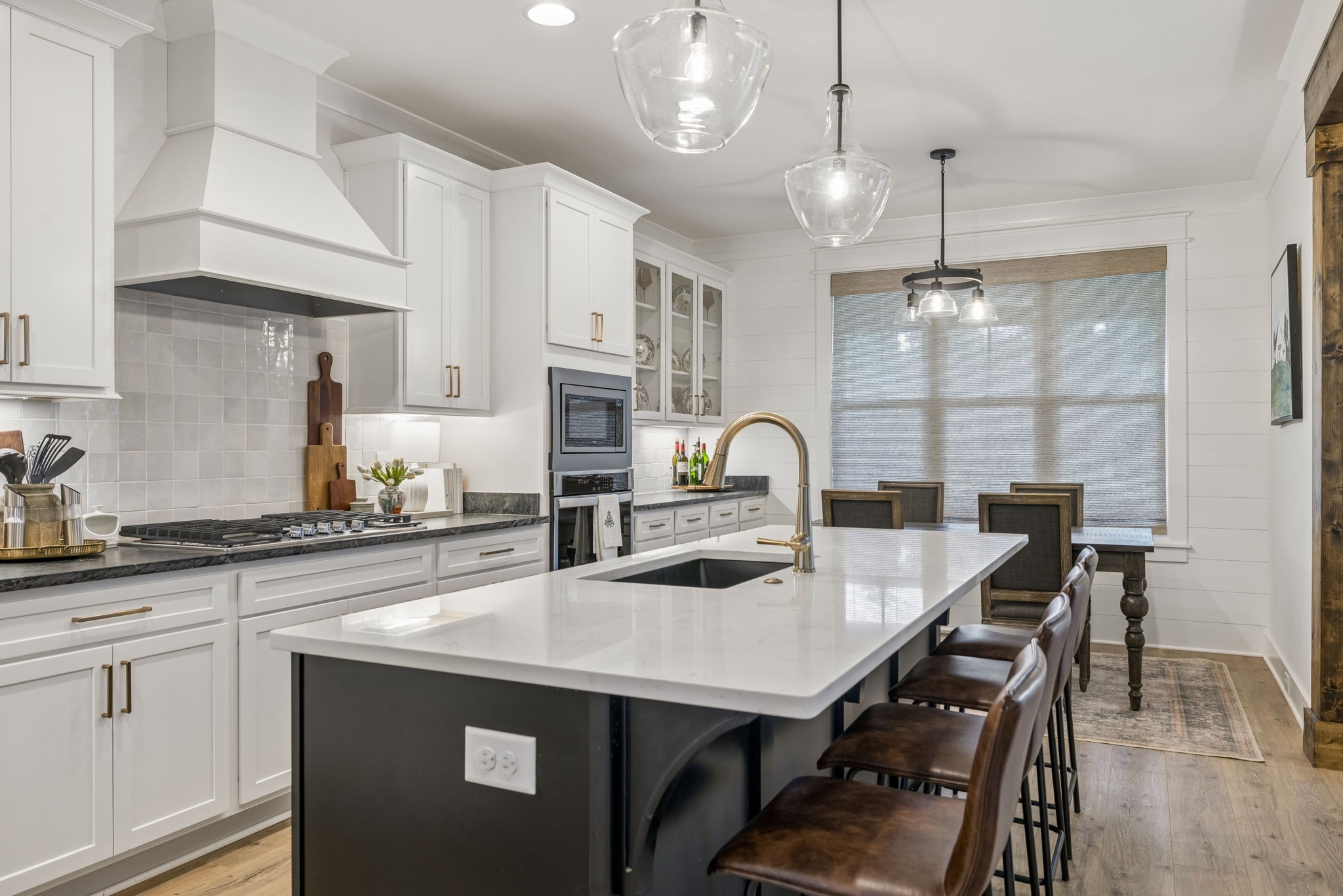 1827 Rhonda Dr