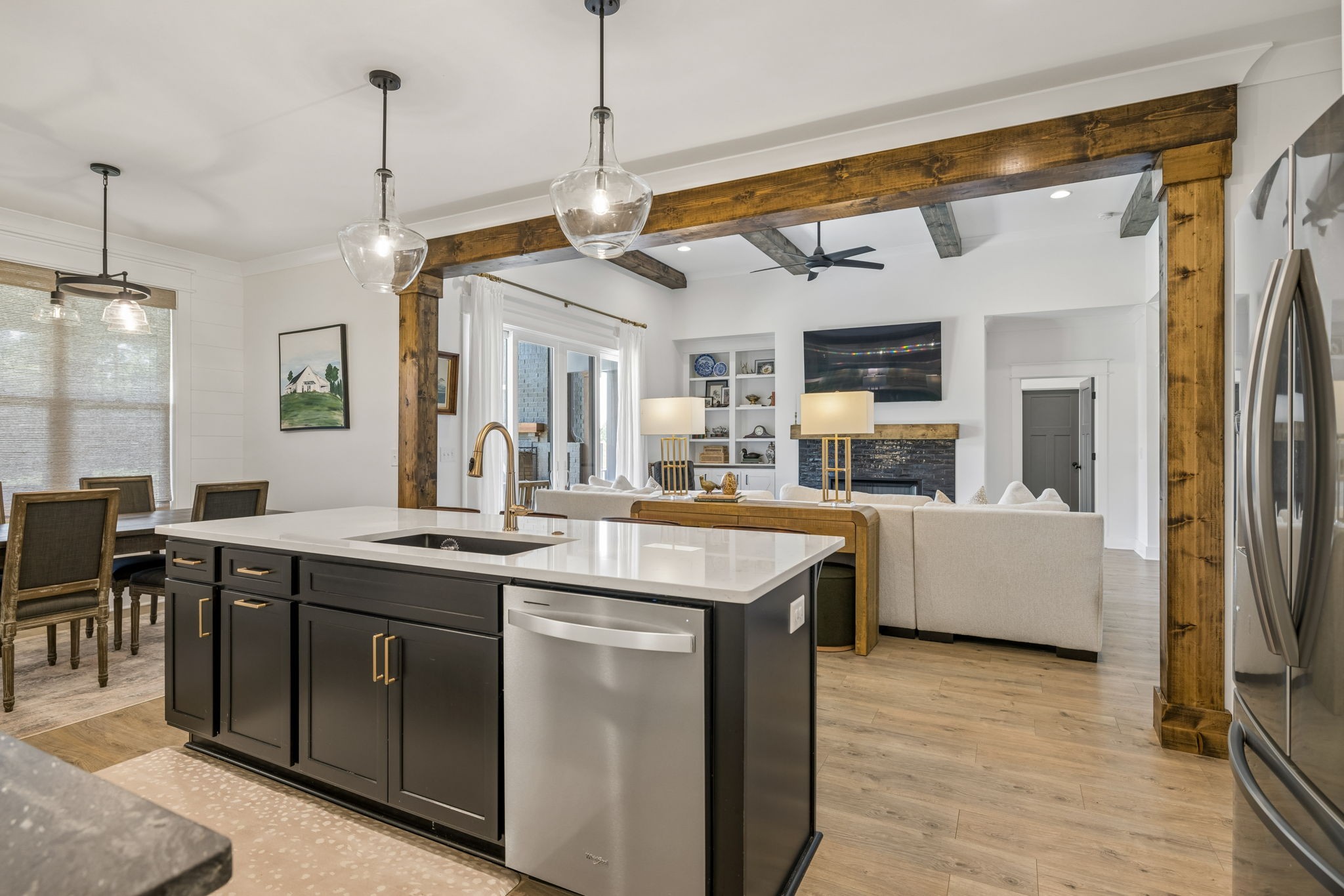 1827 Rhonda Dr