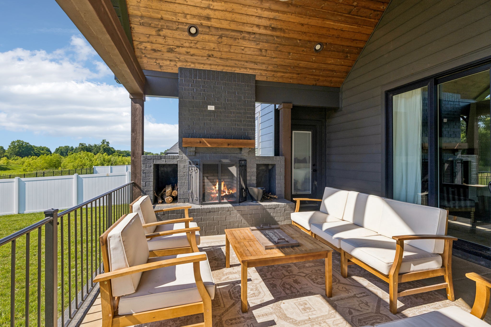1827 Rhonda Dr