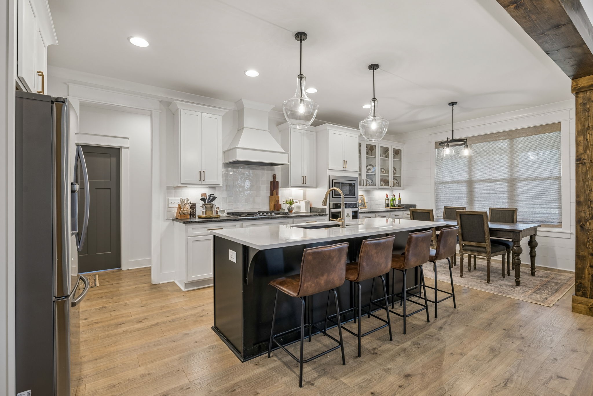 1827 Rhonda Dr