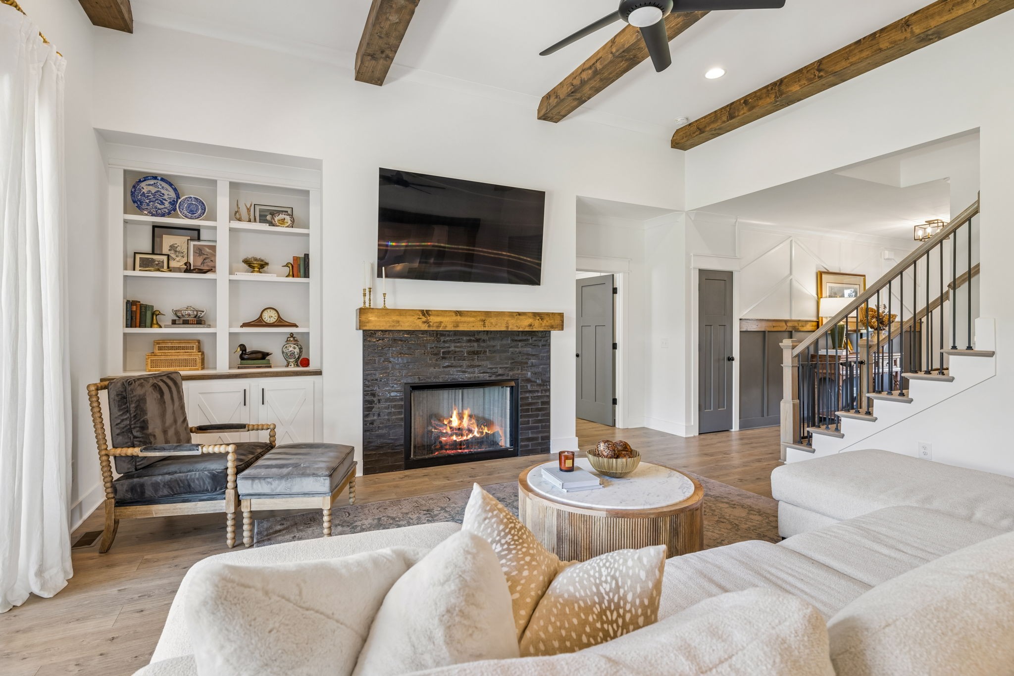 1827 Rhonda Dr
