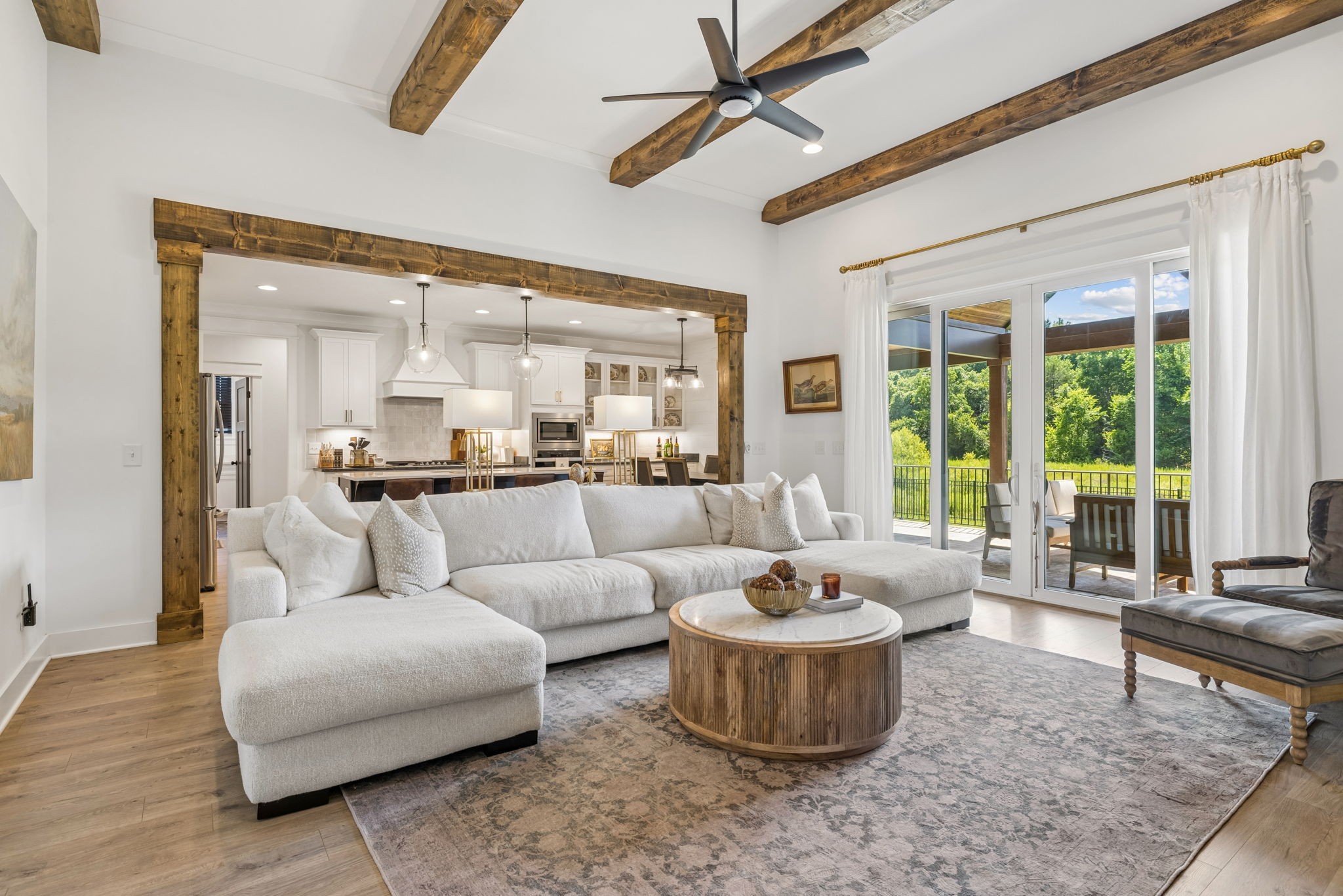 1827 Rhonda Dr