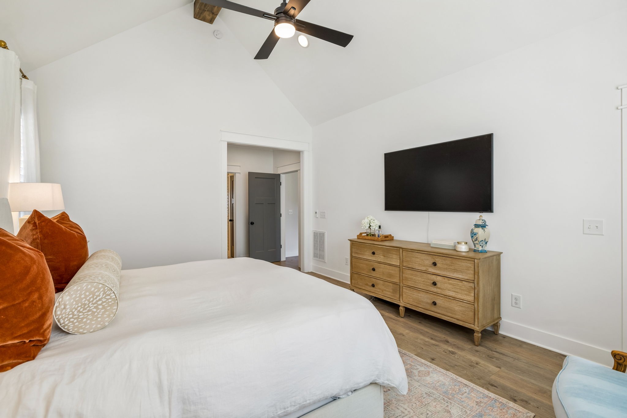 1827 Rhonda Dr