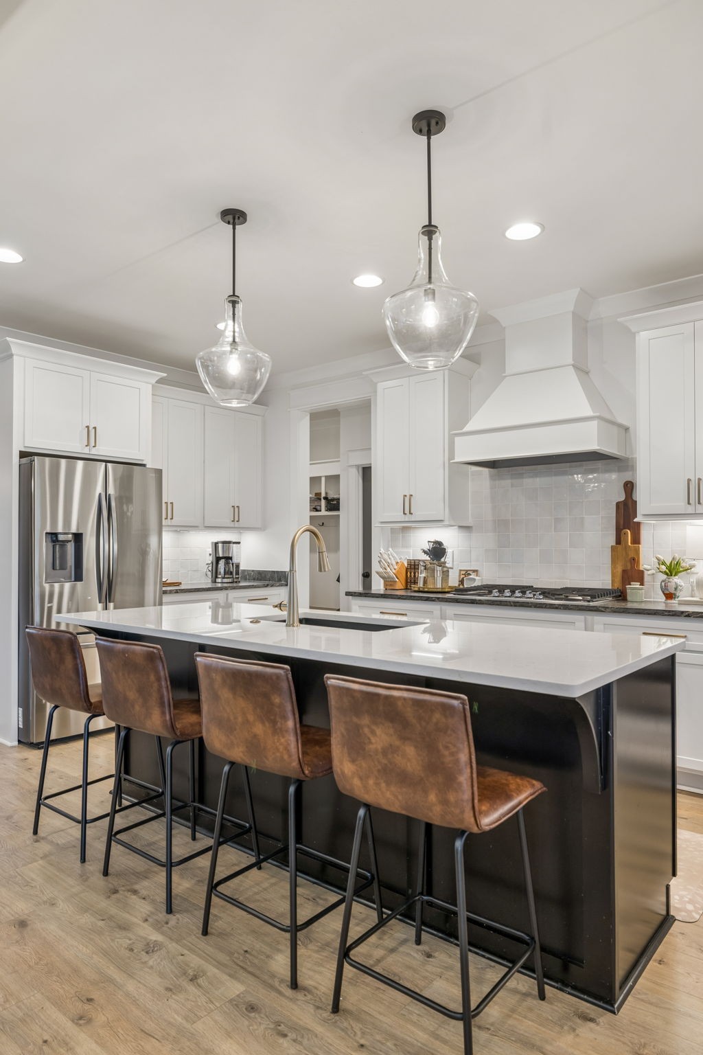 1827 Rhonda Dr