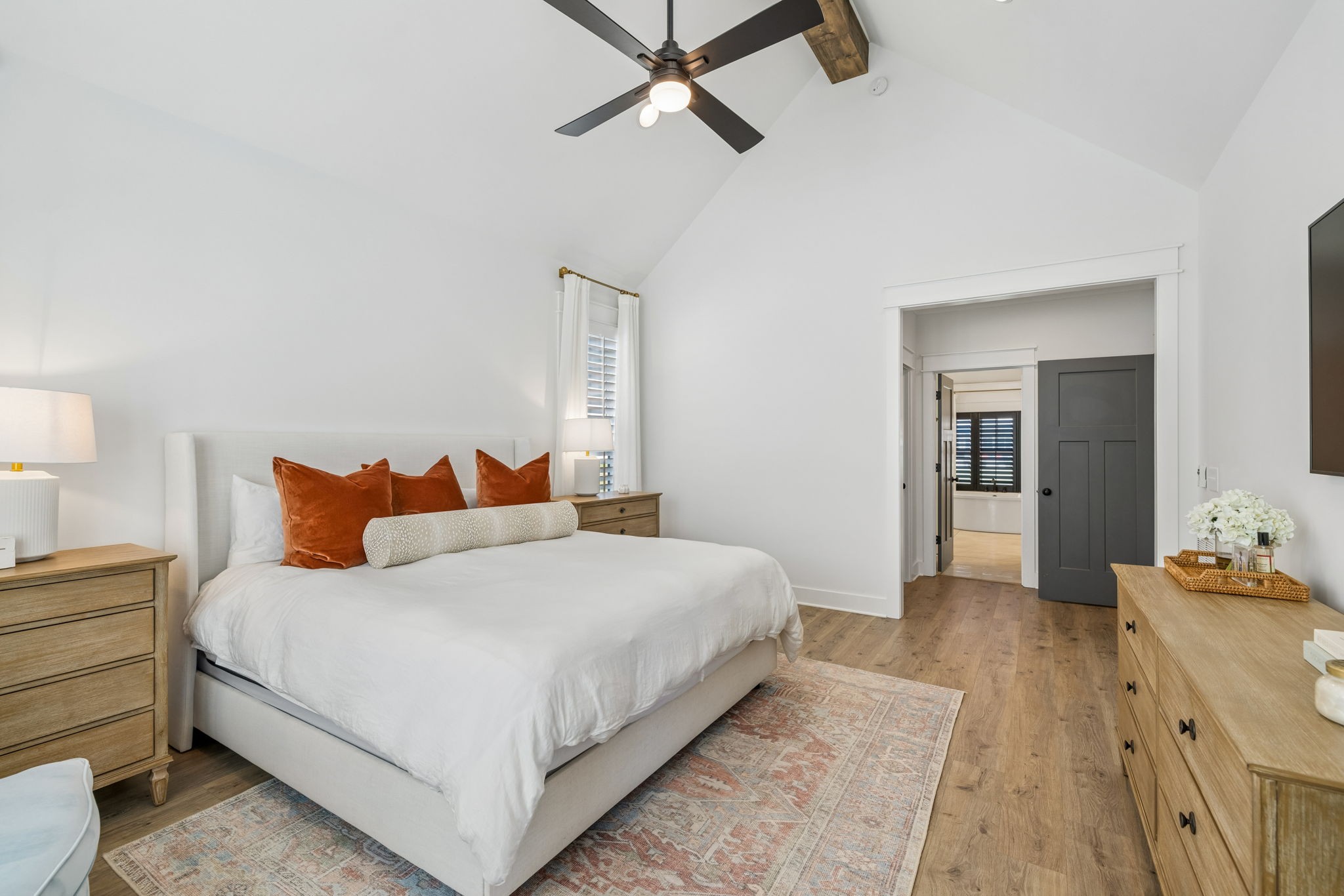 1827 Rhonda Dr