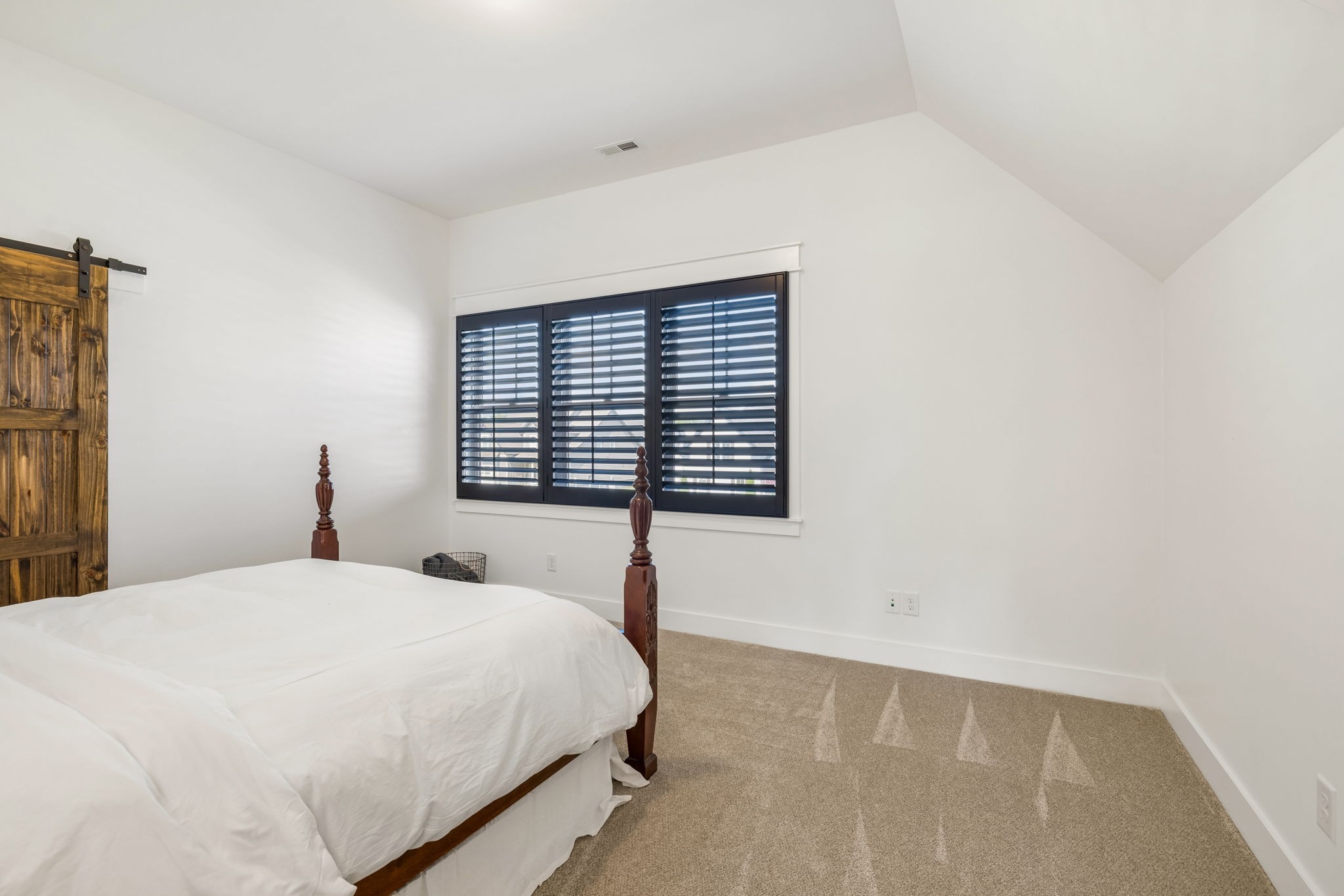 1827 Rhonda Dr