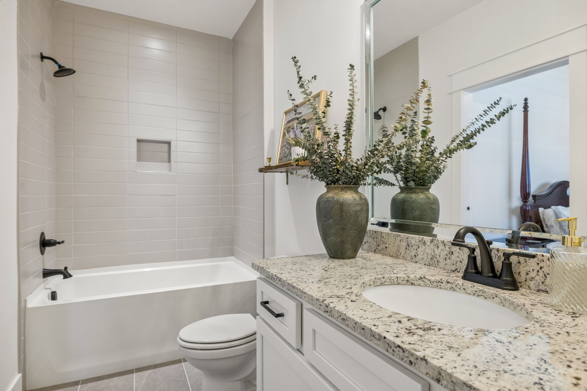 1827 Rhonda Dr