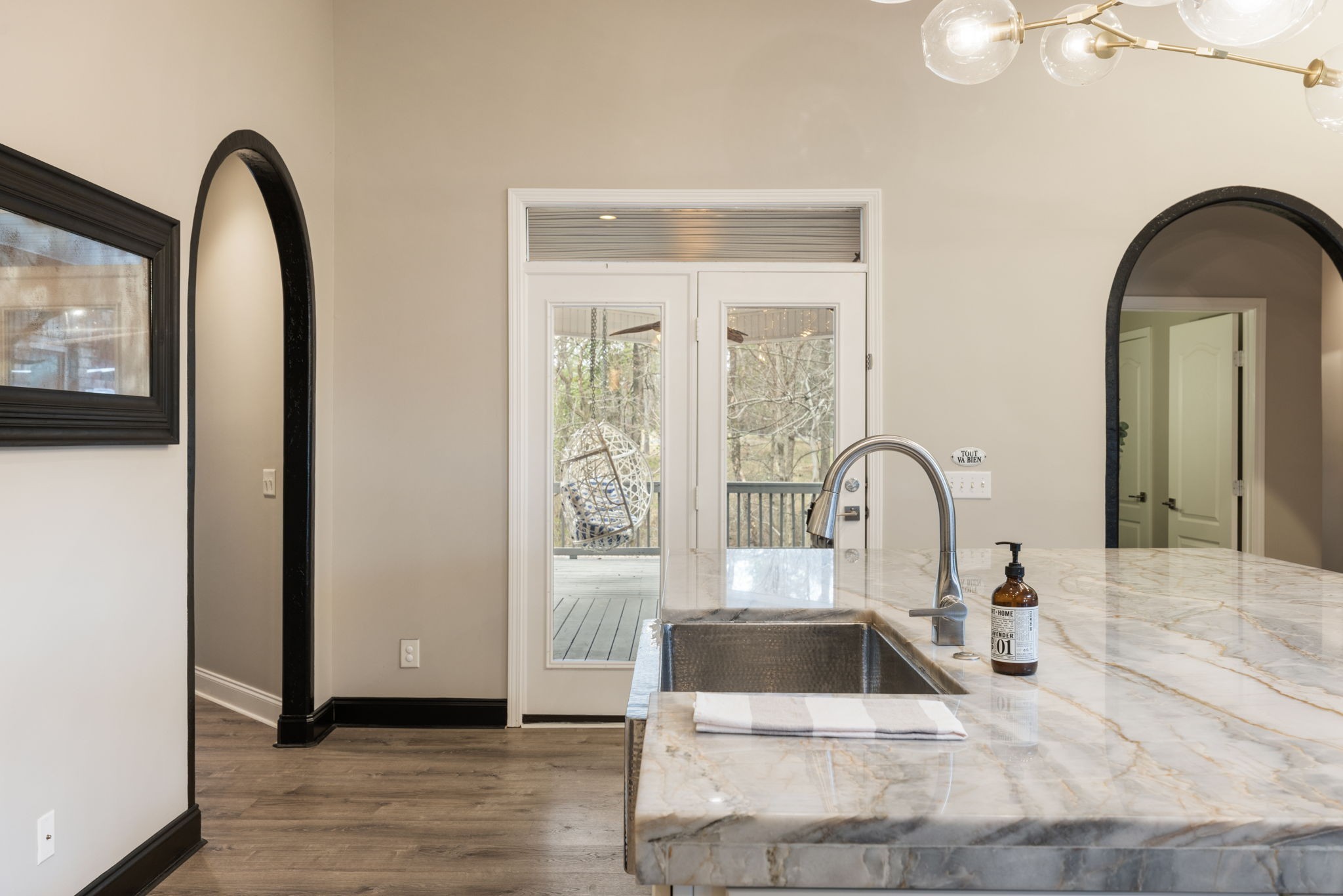 442 Lakeview Cir