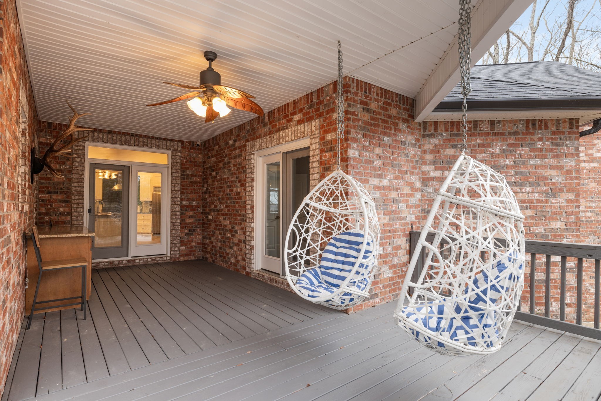 442 Lakeview Cir