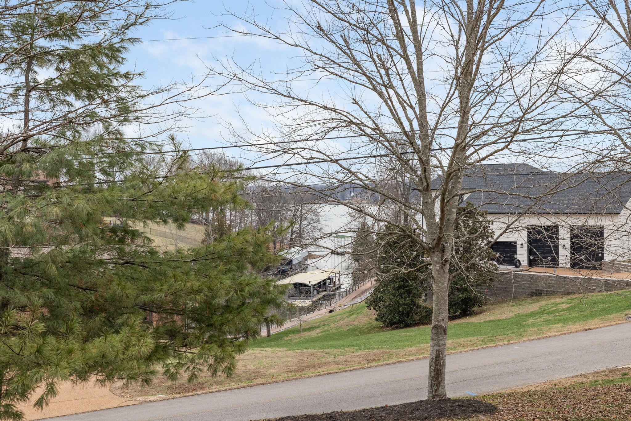 442 Lakeview Cir
