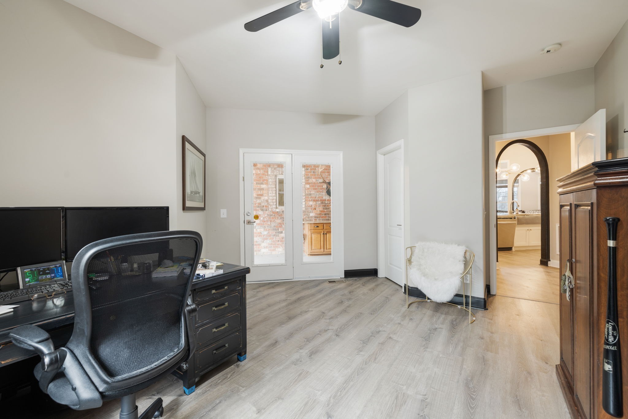 442 Lakeview Cir