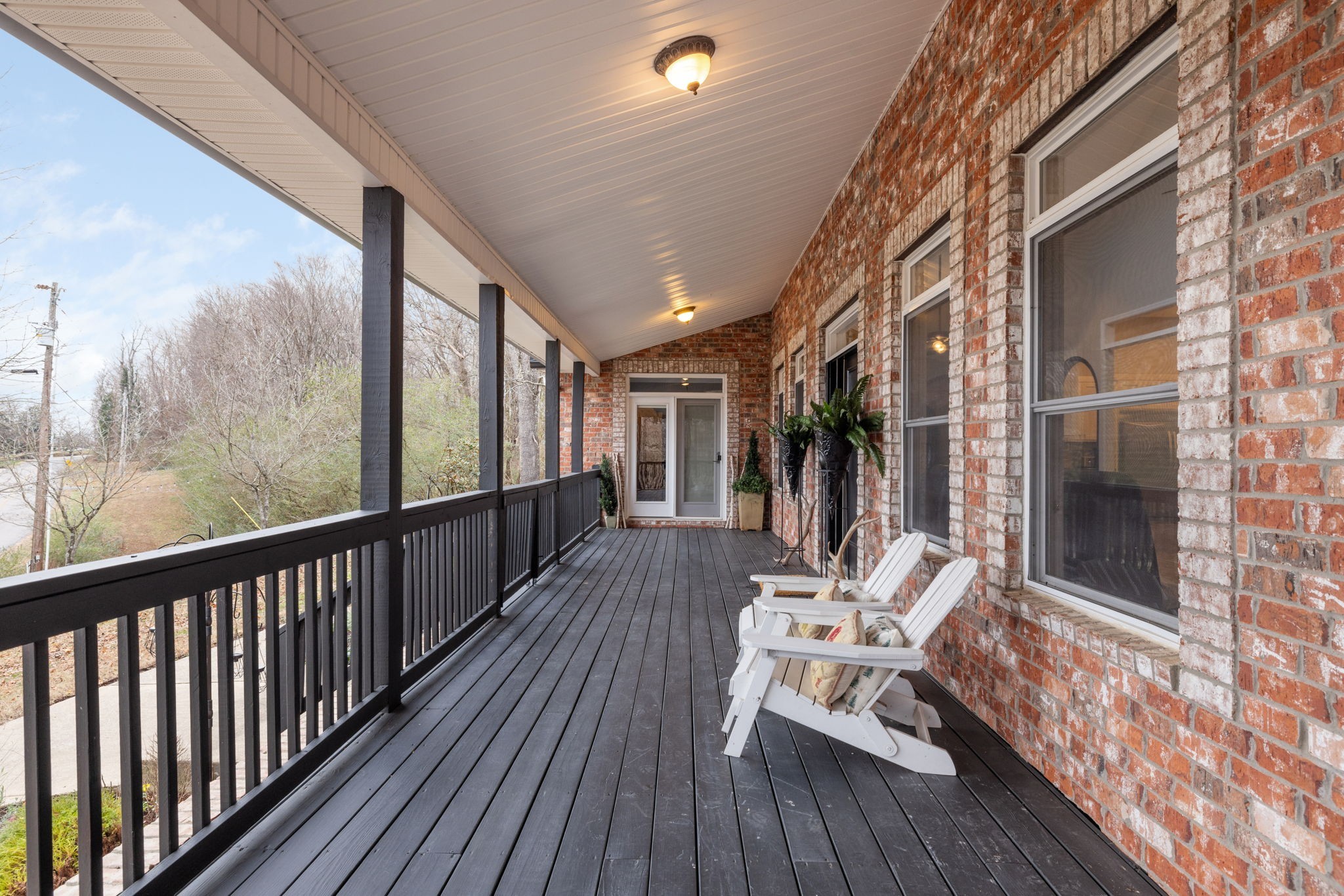 442 Lakeview Cir