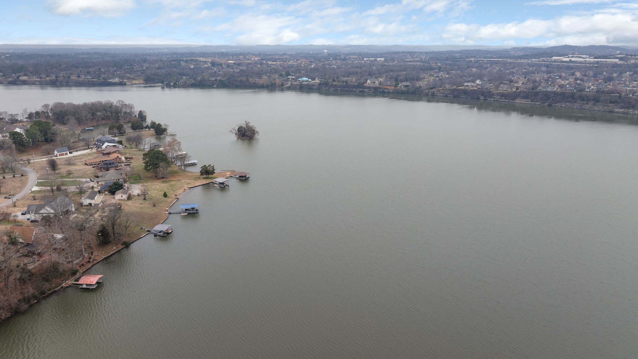 442 Lakeview Cir