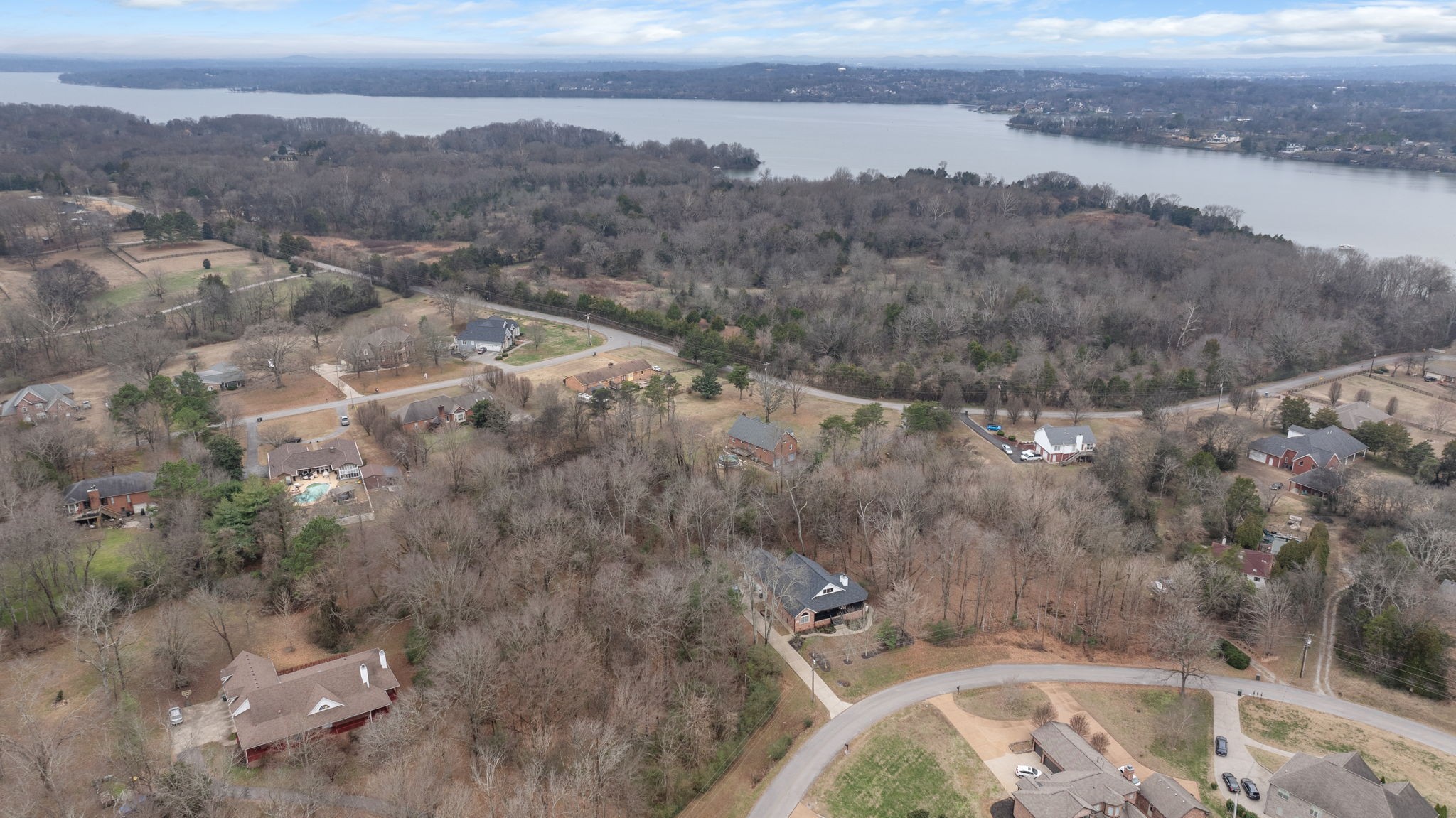 442 Lakeview Cir