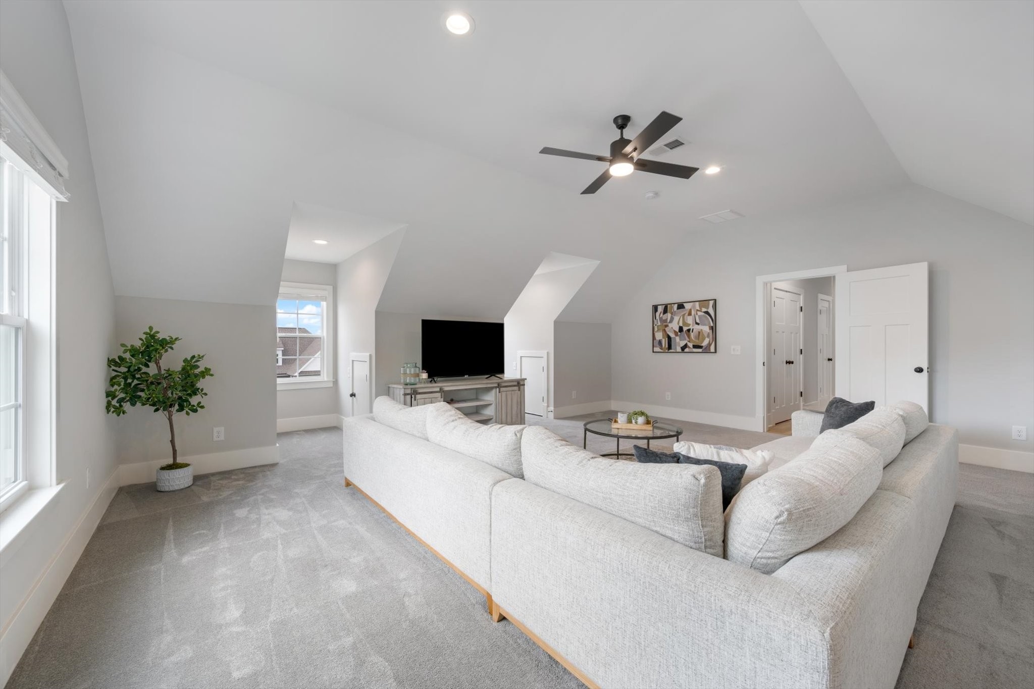 6070 Kidman Ln