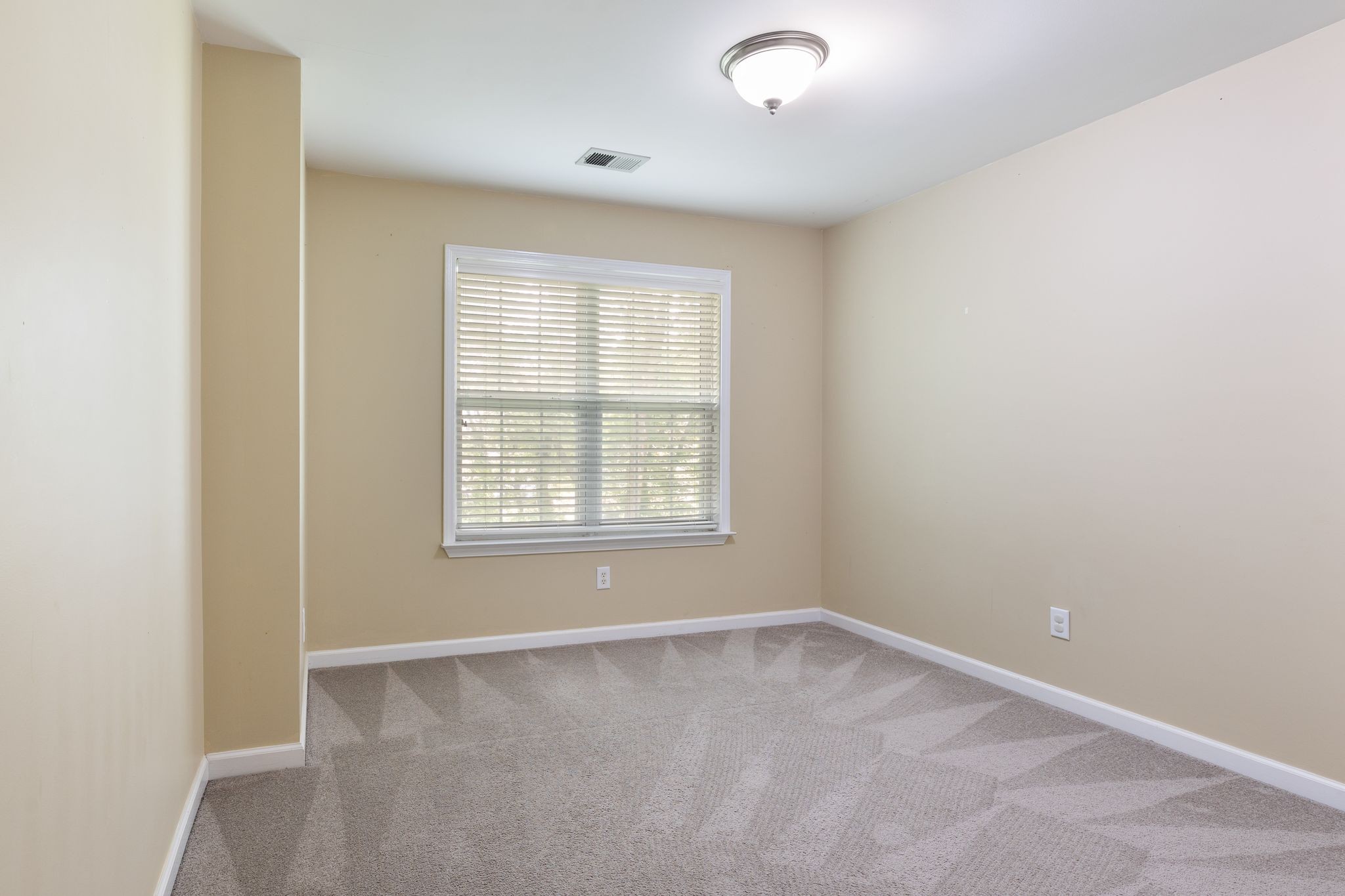 2571 Milton Ln