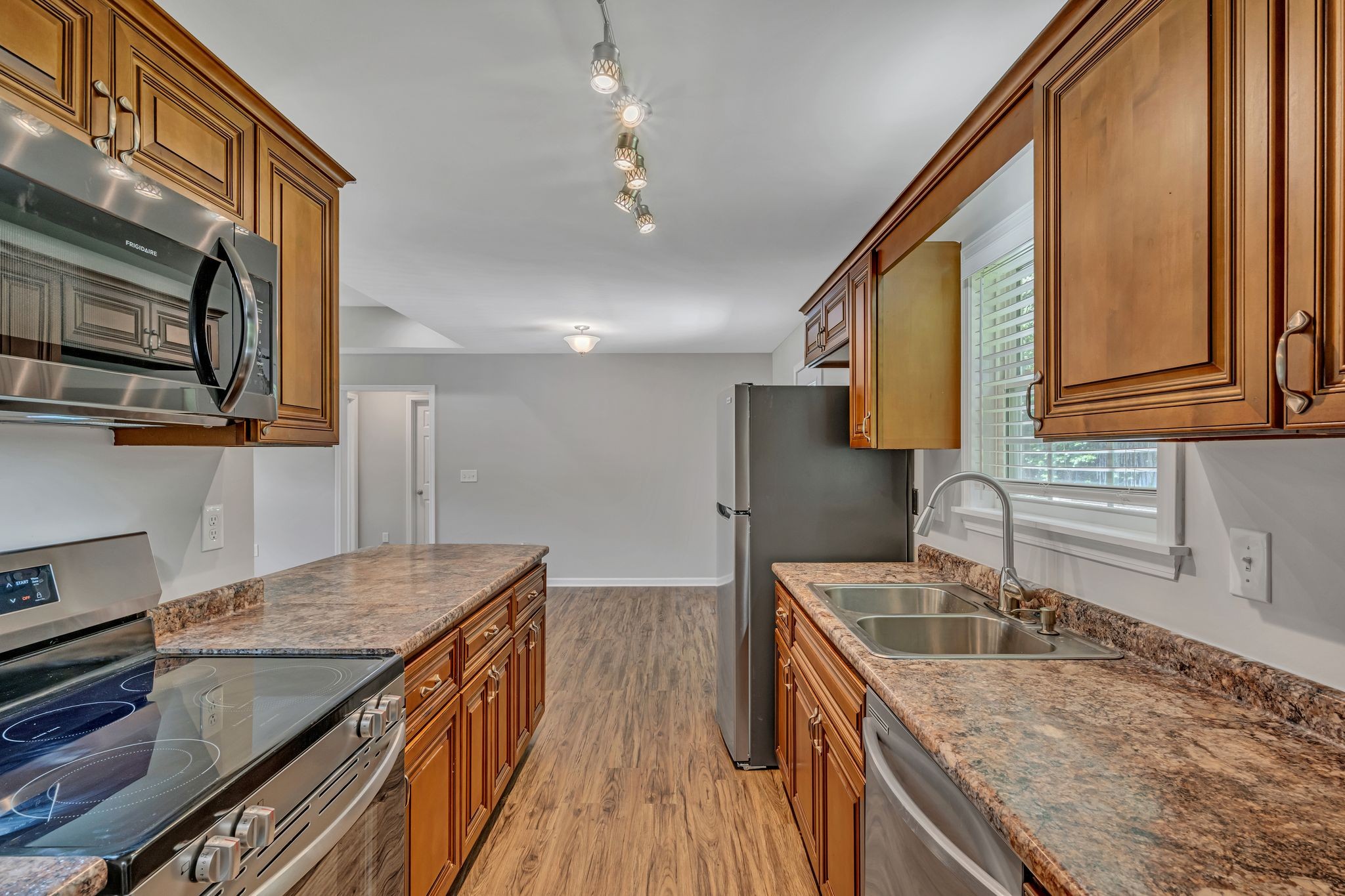 306 Twilight Ct