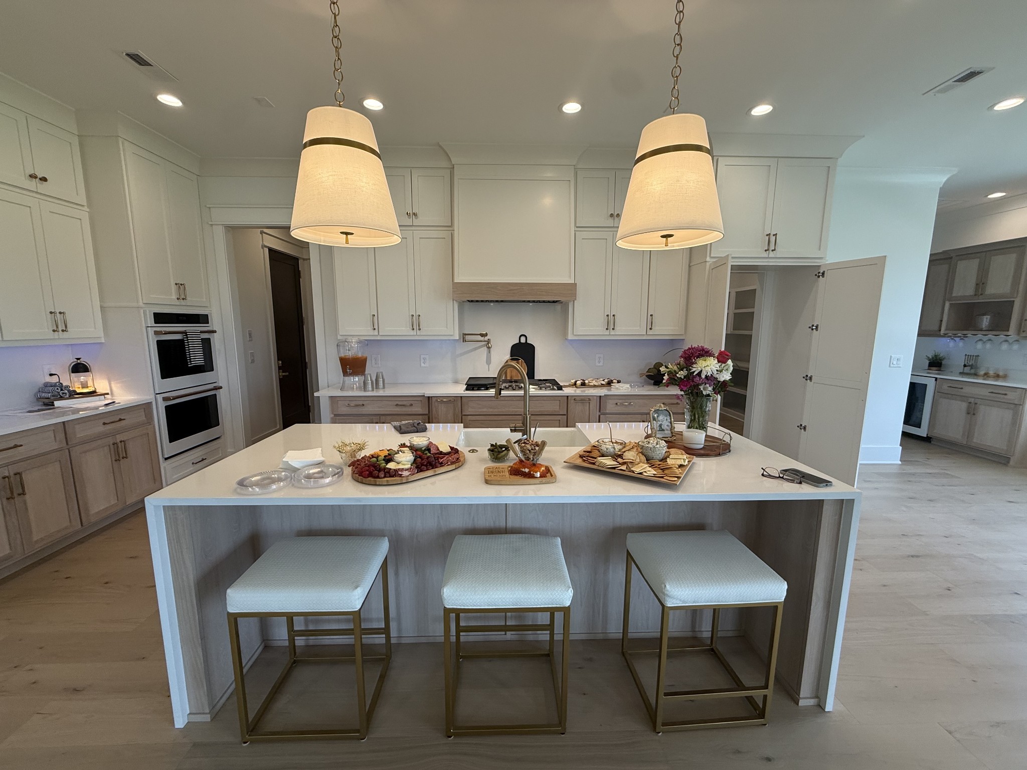5732 Eaglemont Dr