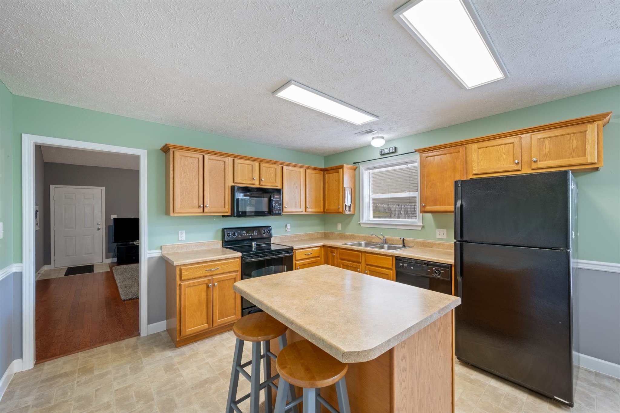1616 Beaconcrest Cir