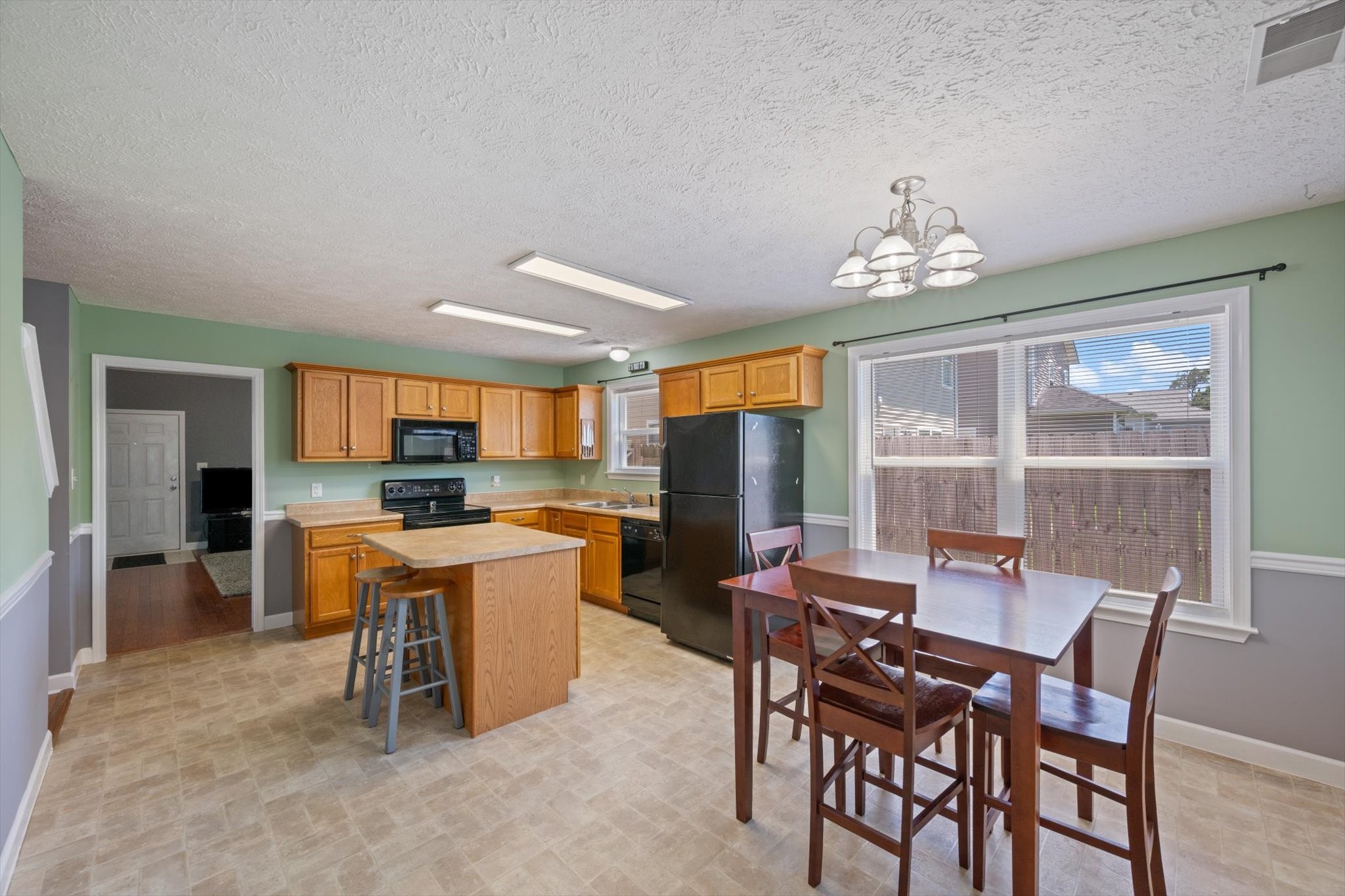 1616 Beaconcrest Cir