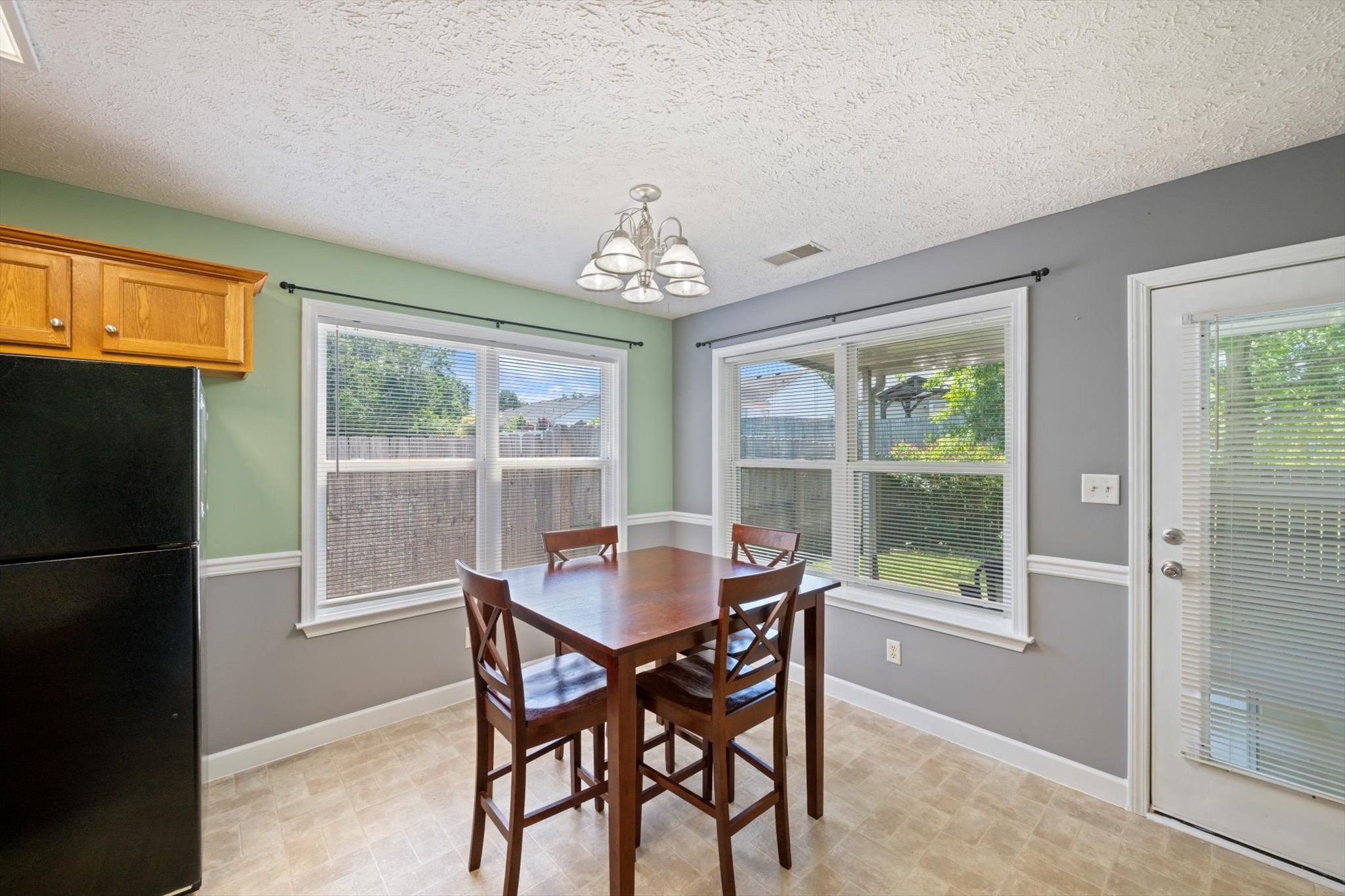 1616 Beaconcrest Cir