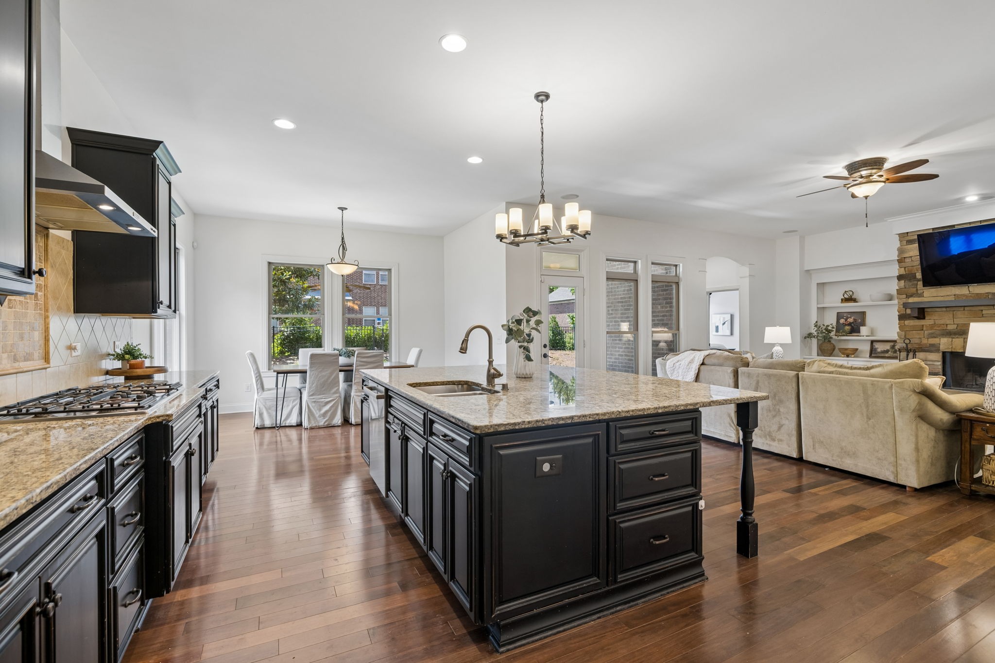 1326 Cottingham Dr