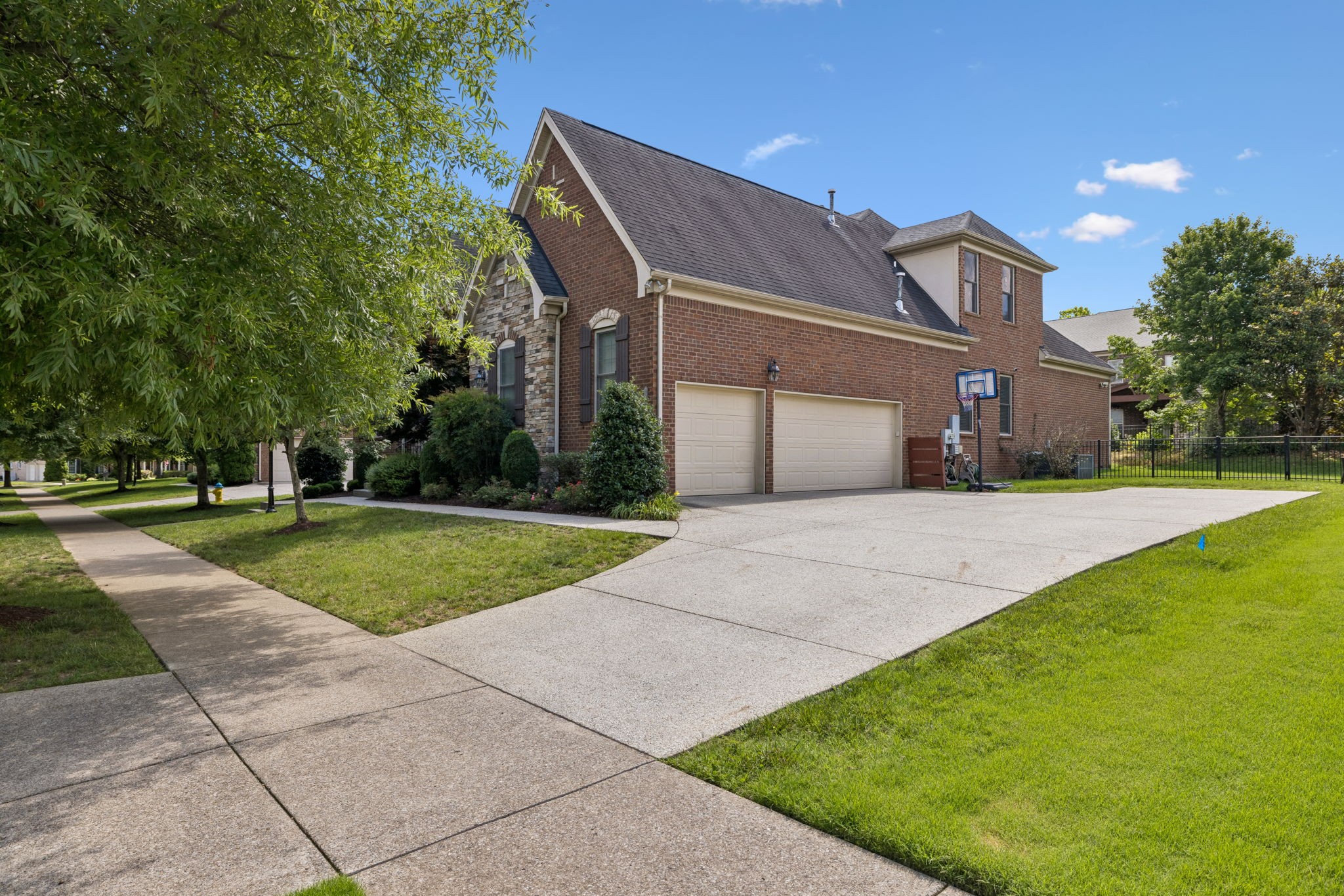 1326 Cottingham Dr