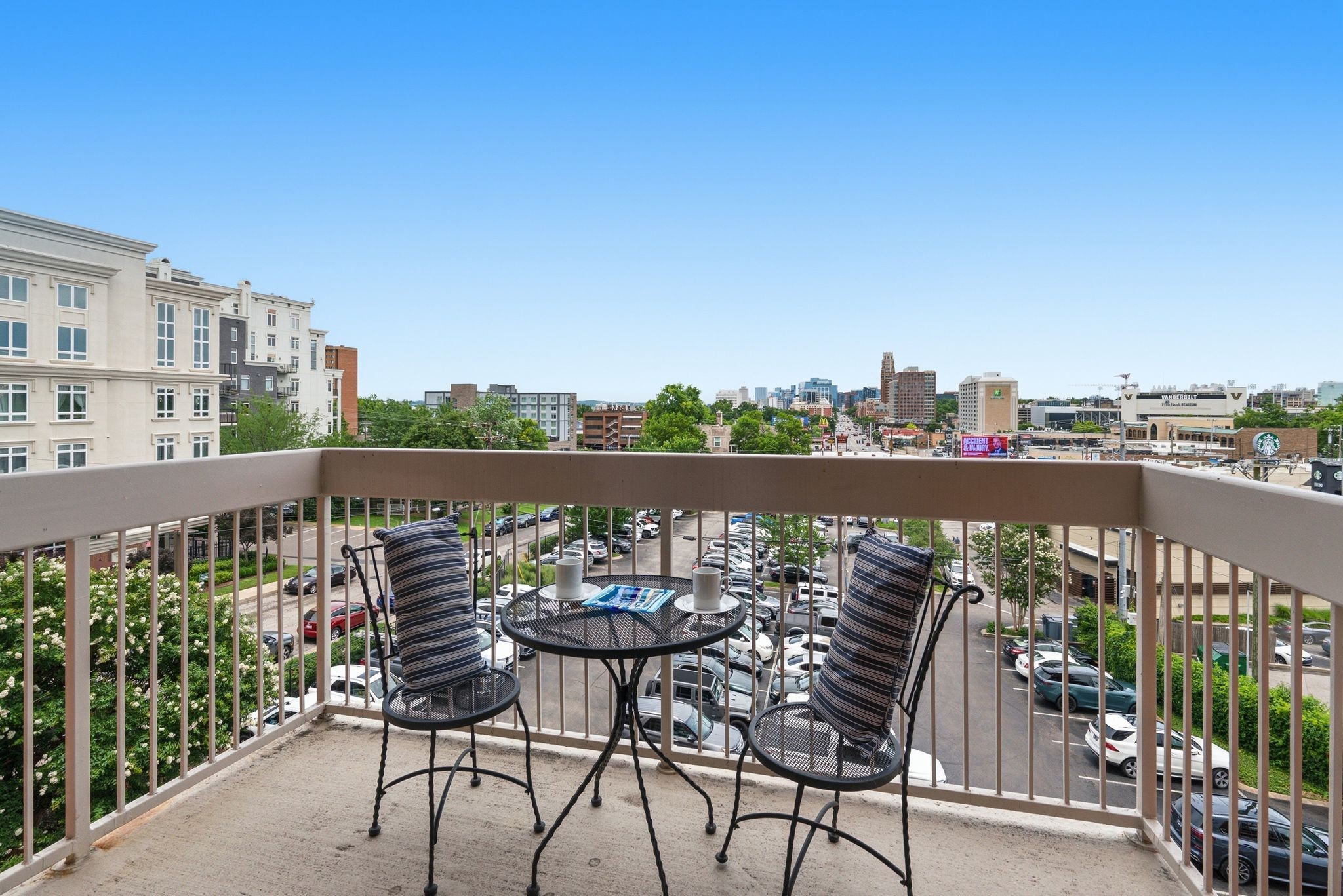 110 31st Ave N Unit: 303