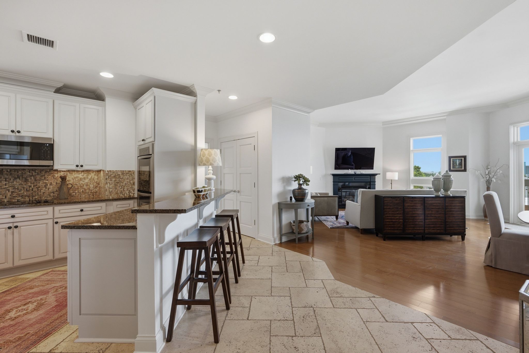110 31st Ave N Unit: 303
