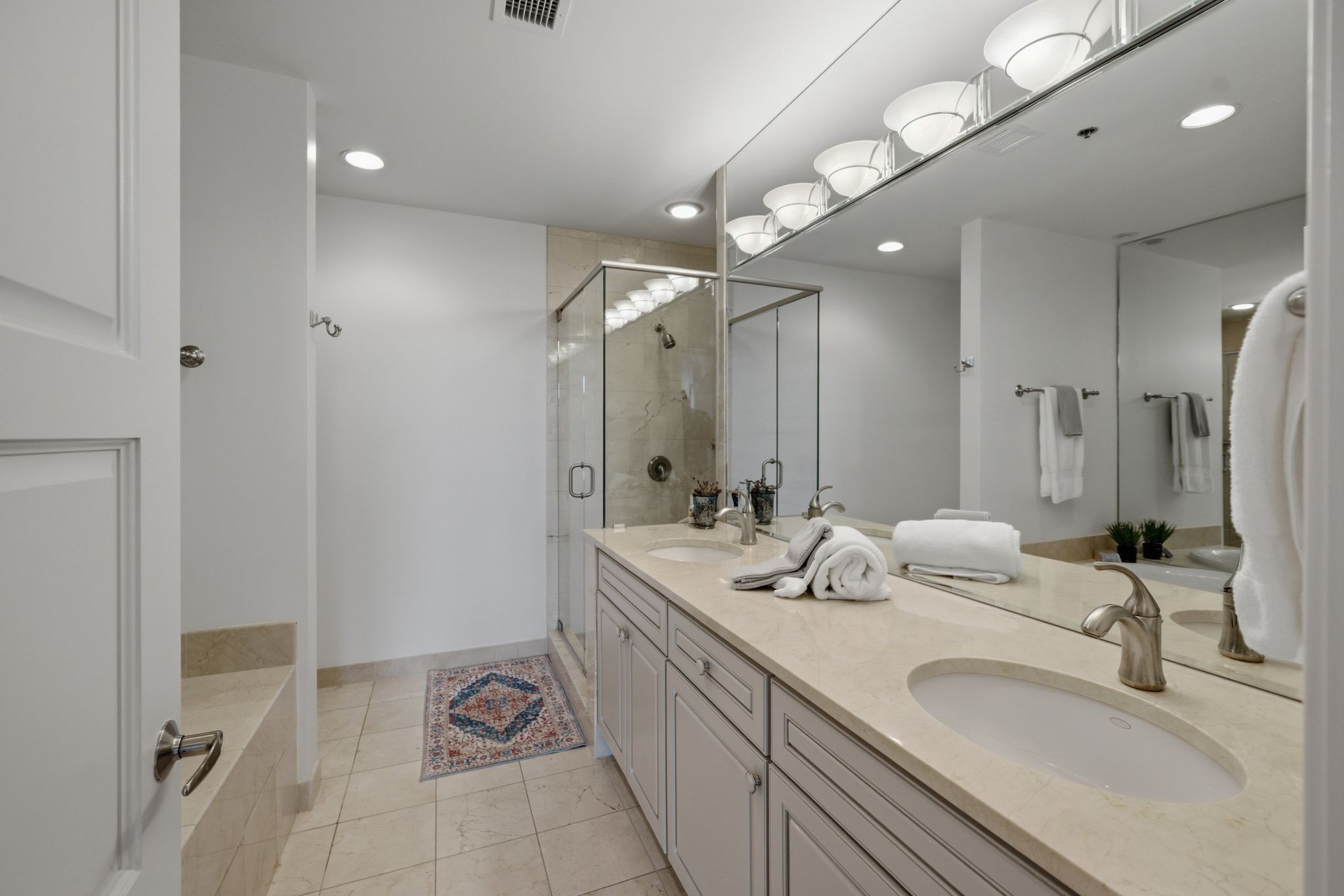 110 31st Ave N Unit: 303
