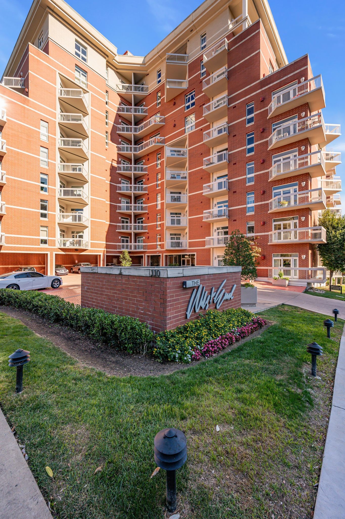 110 31st Ave N Unit: 303